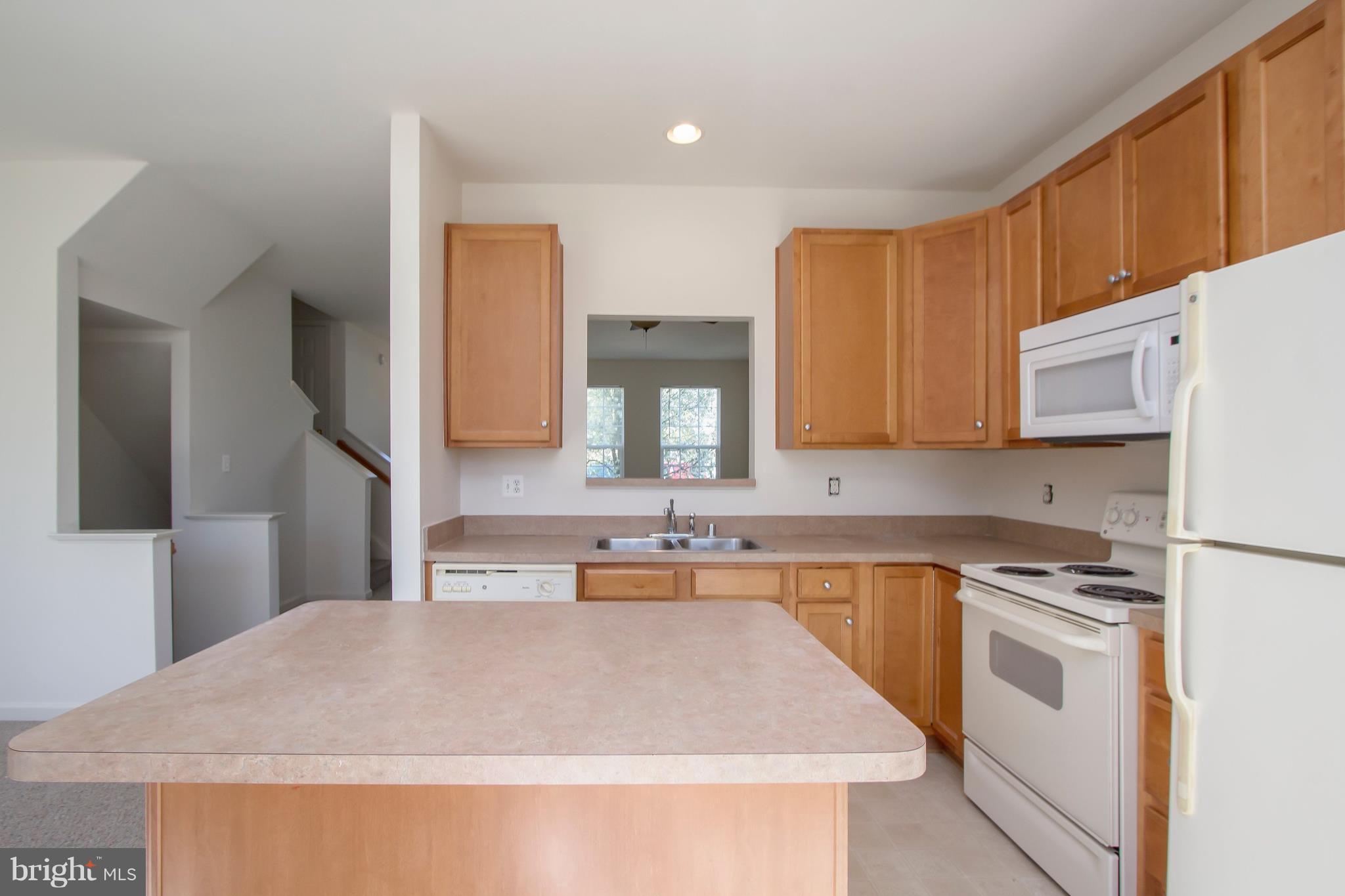 LAFAYETTE VILLAGE - Residential