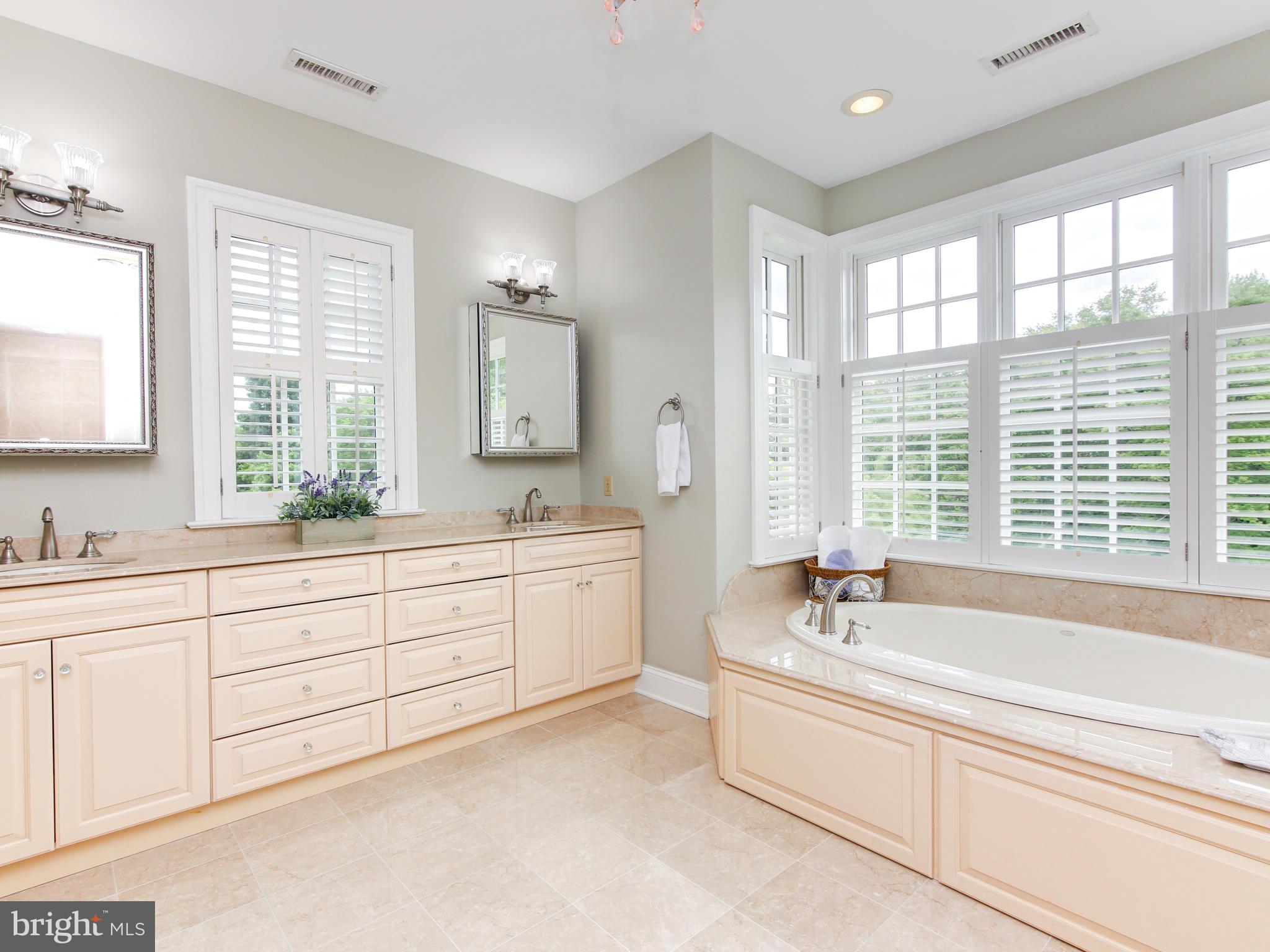 FIVORMOR - Residential