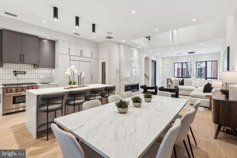 Townhouse For Sale - 338 S Hicks Street<br/> PHILADELPHIA, PA 19102