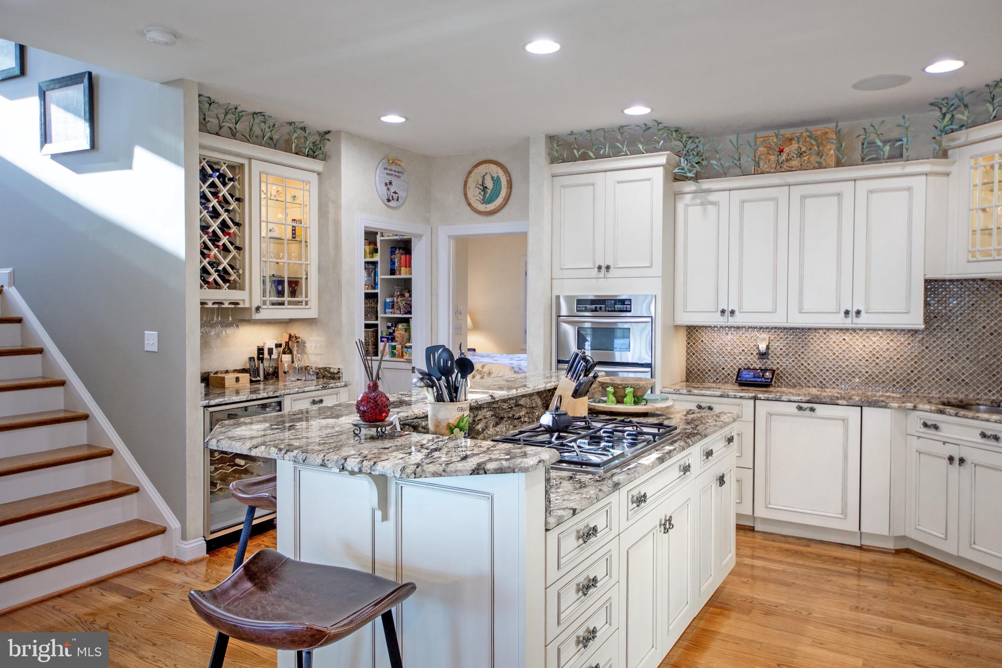 NARROWS POINTE - Residential