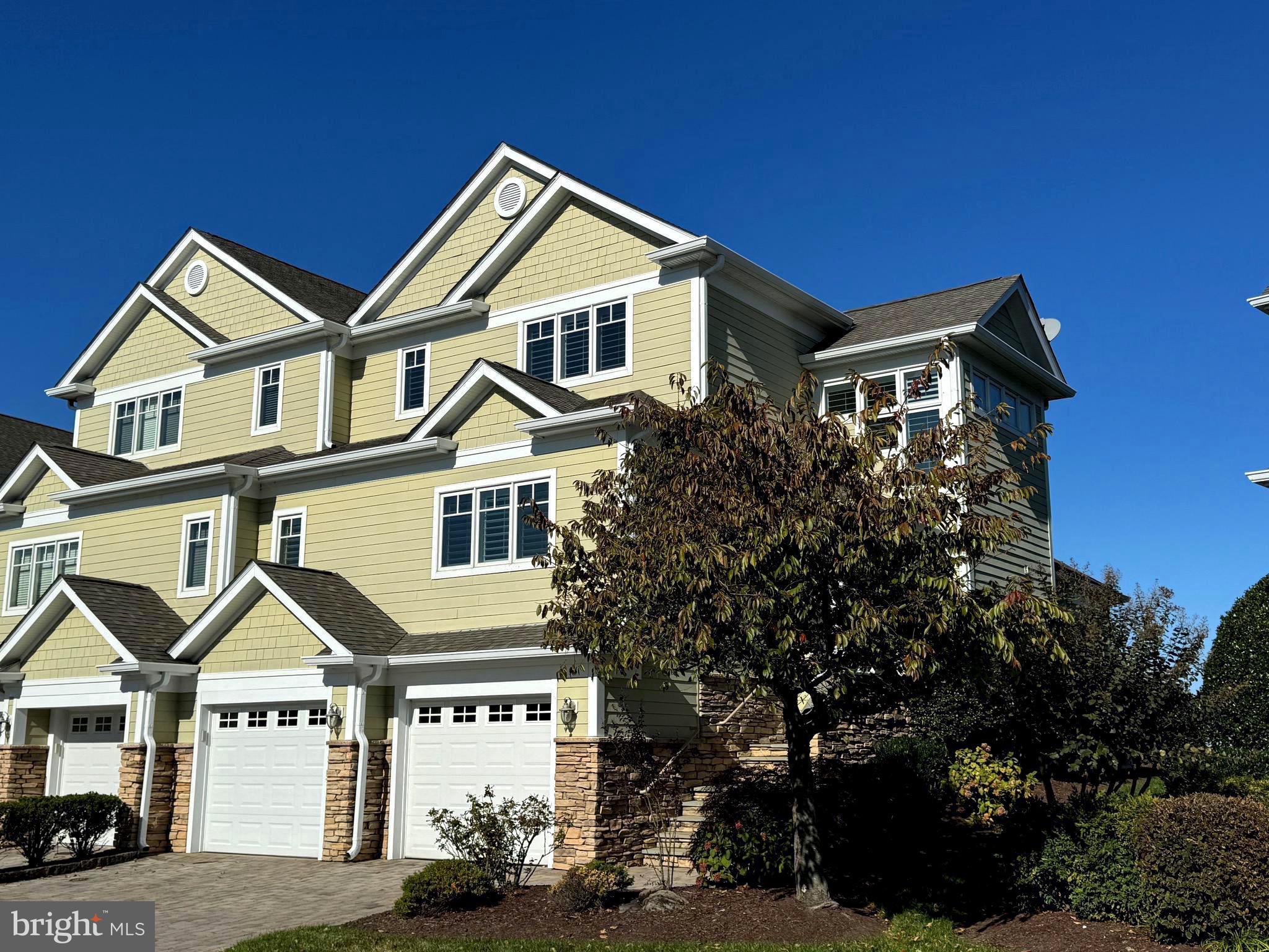 NARROWS POINTE - Residential