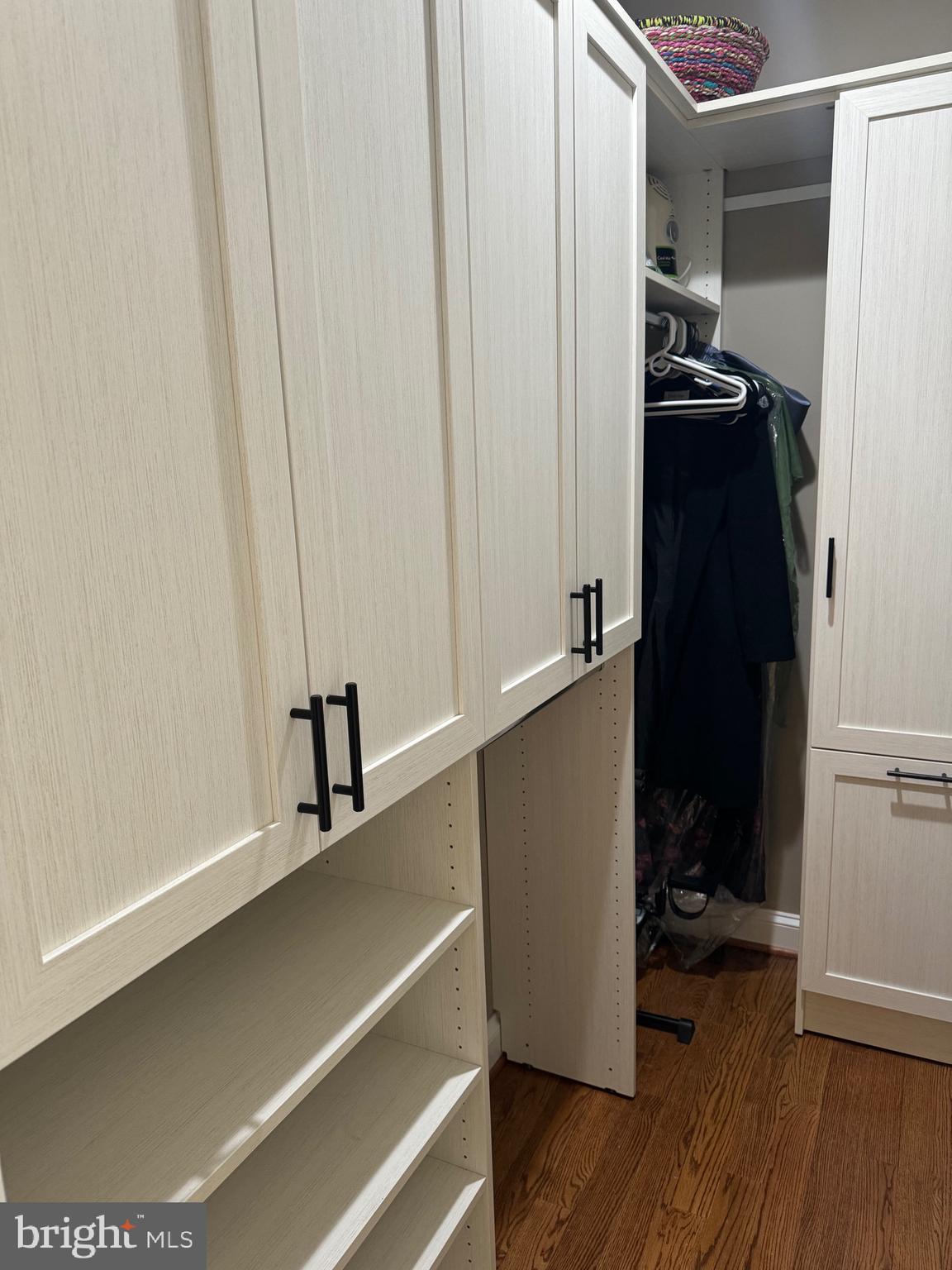 NARROWS POINTE - Residential