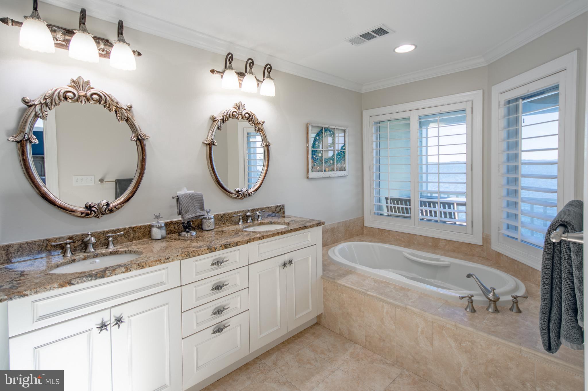 NARROWS POINTE - Residential