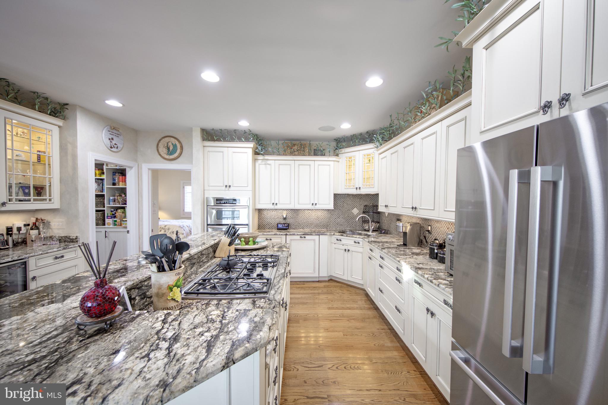 NARROWS POINTE - Residential