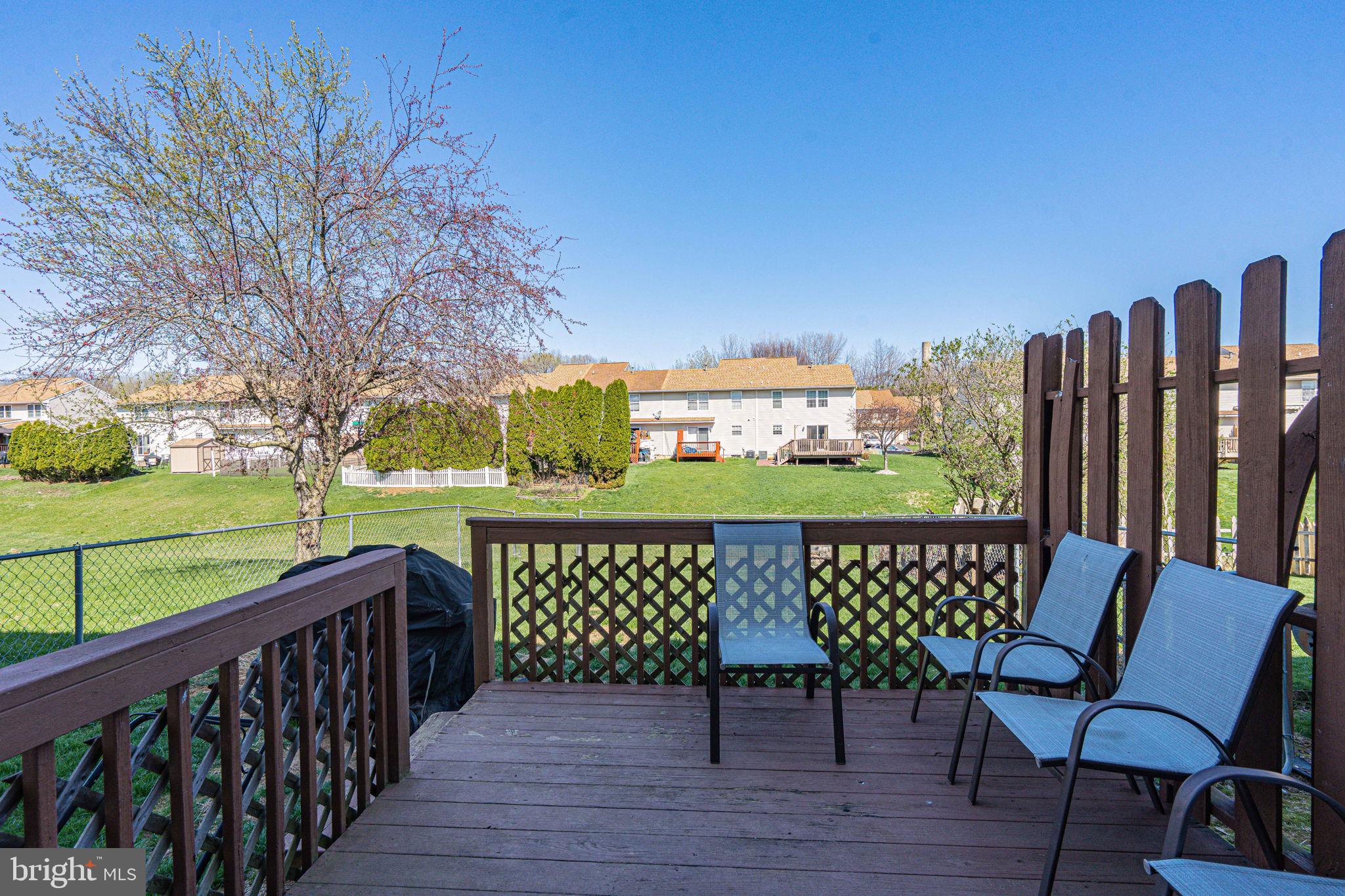 VICTORIA SQUARE - Residential