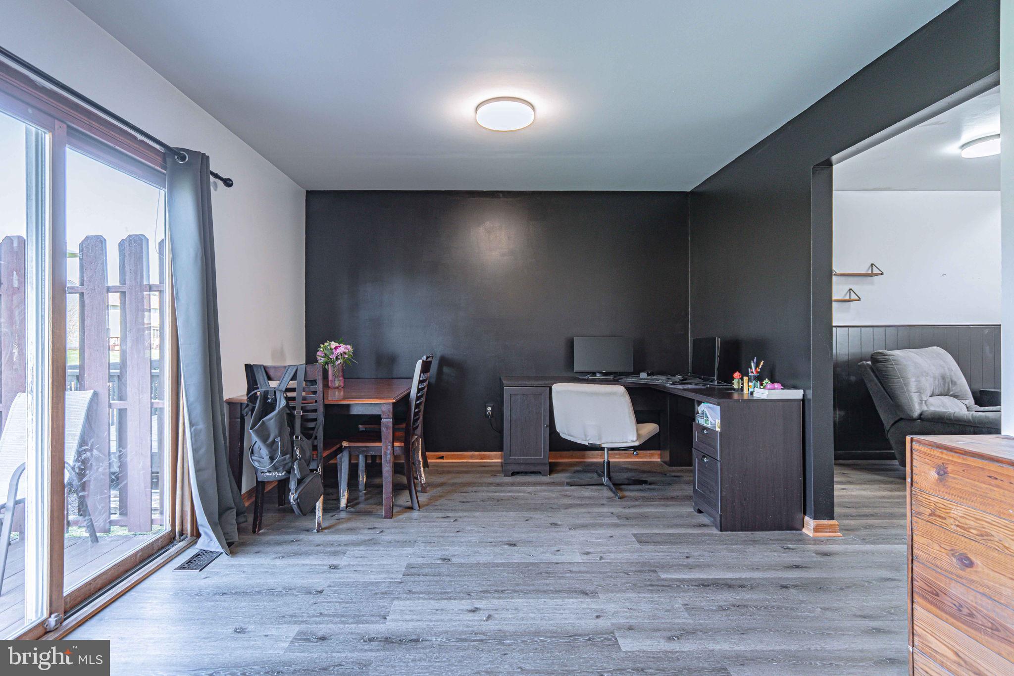 VICTORIA SQUARE - Residential