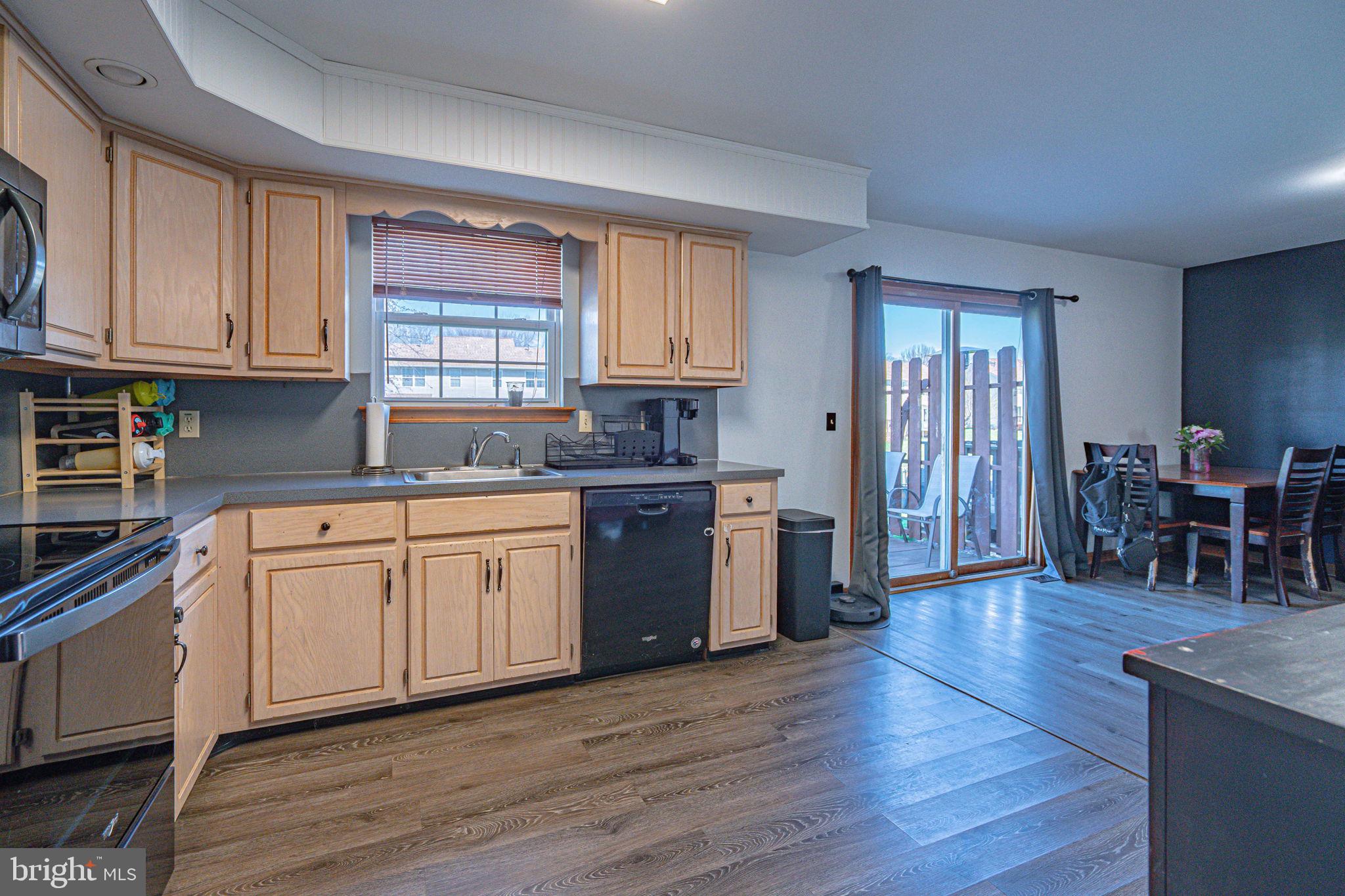 VICTORIA SQUARE - Residential