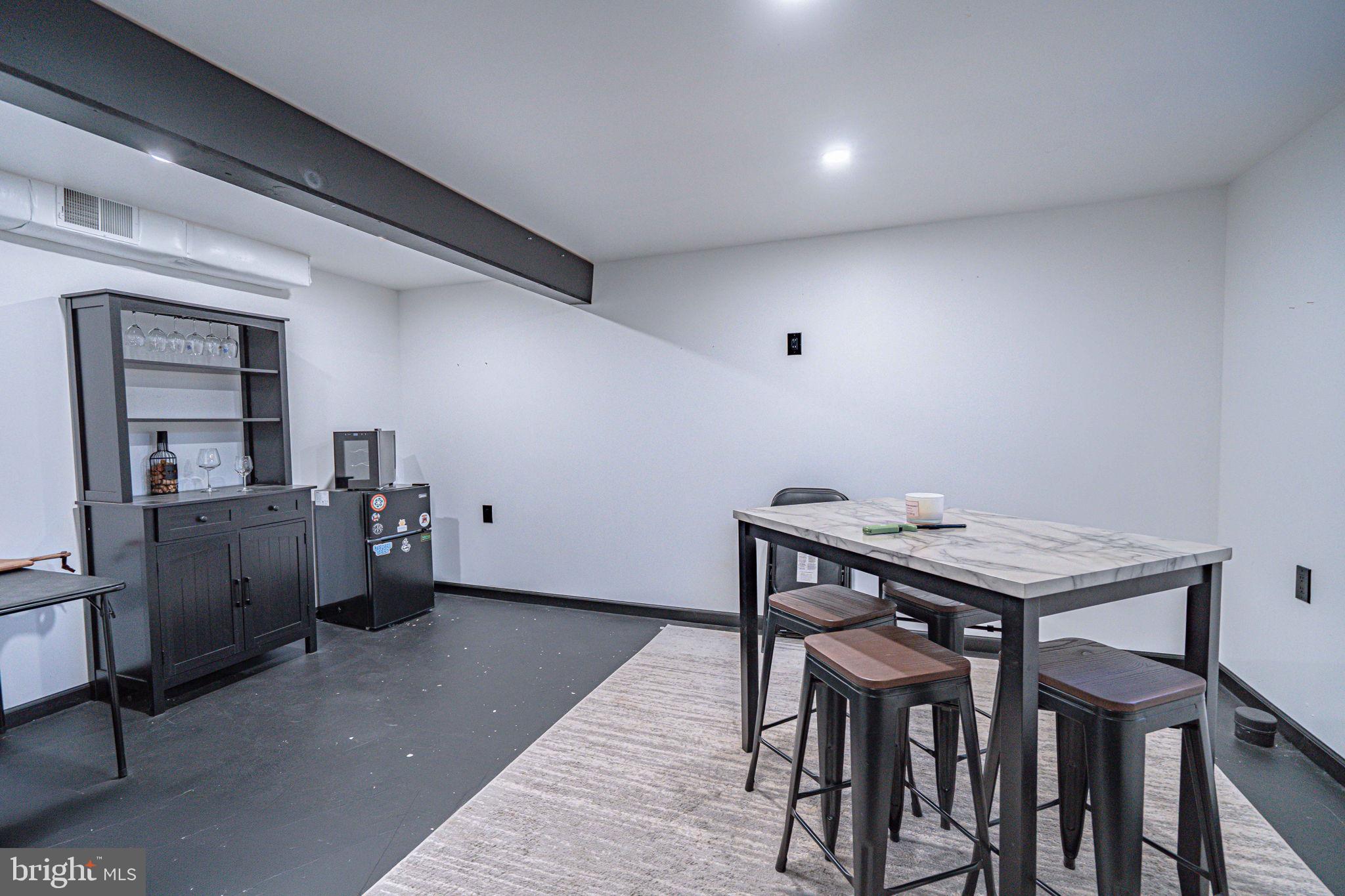 VICTORIA SQUARE - Residential