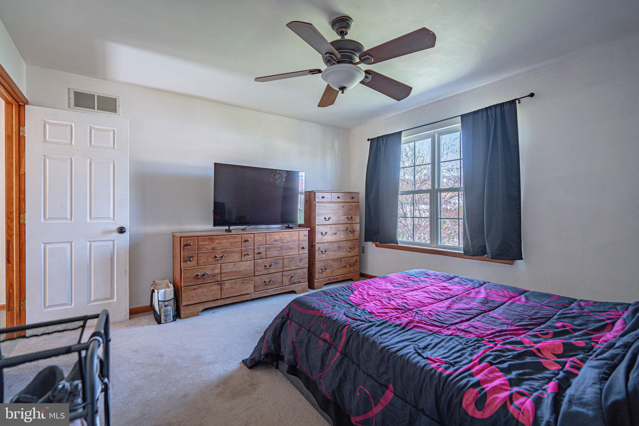 VICTORIA SQUARE - Residential