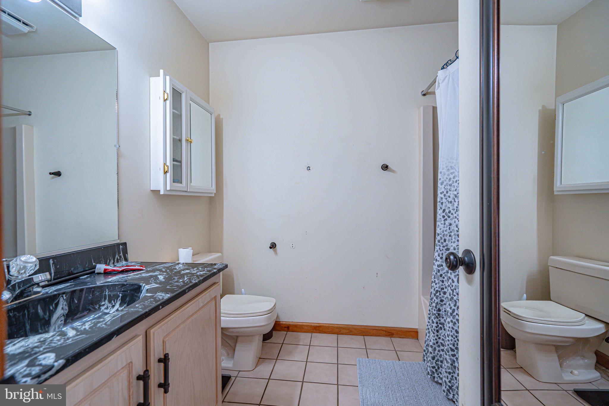 VICTORIA SQUARE - Residential