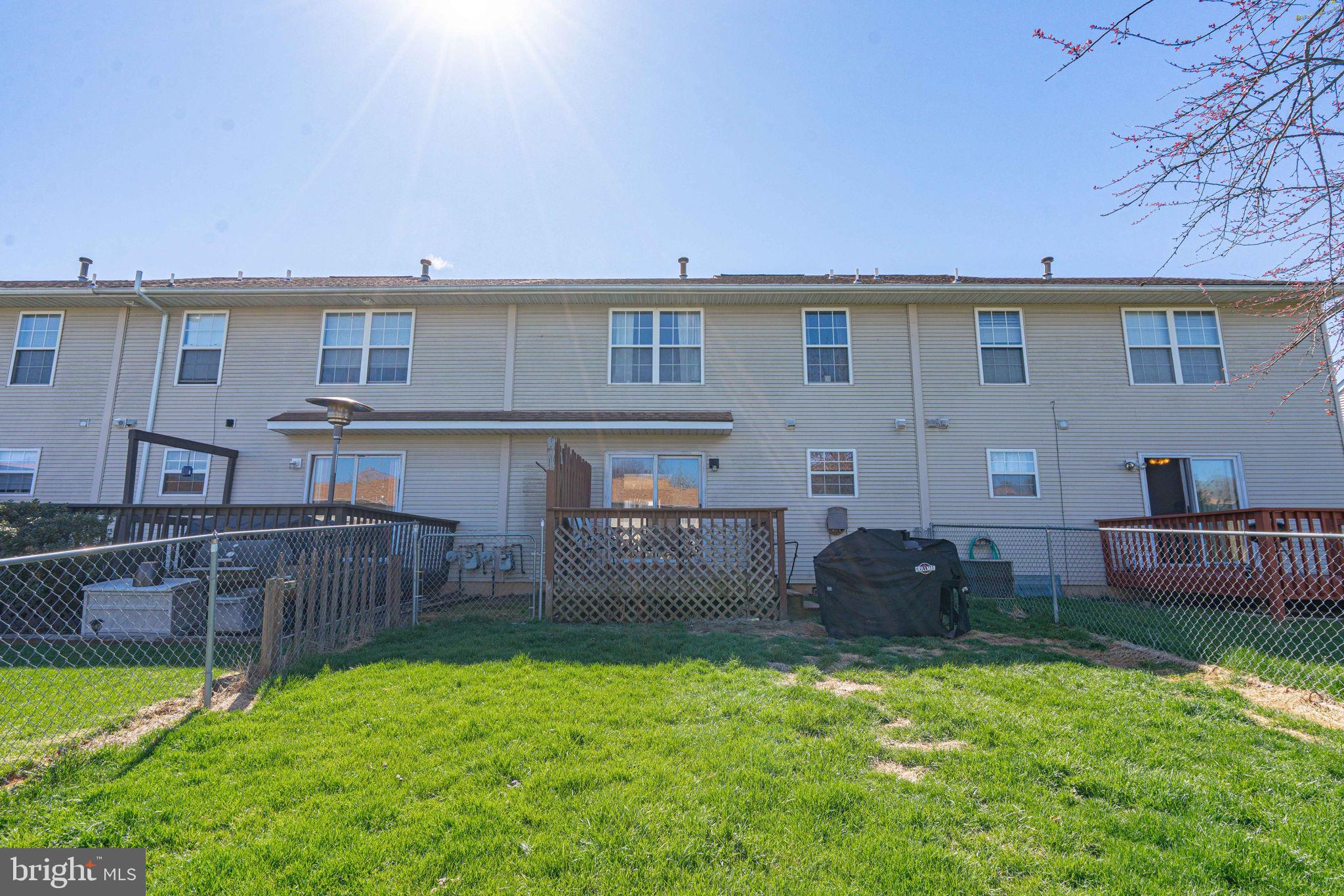 VICTORIA SQUARE - Residential