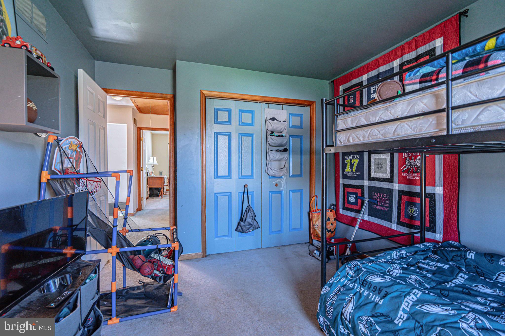 VICTORIA SQUARE - Residential