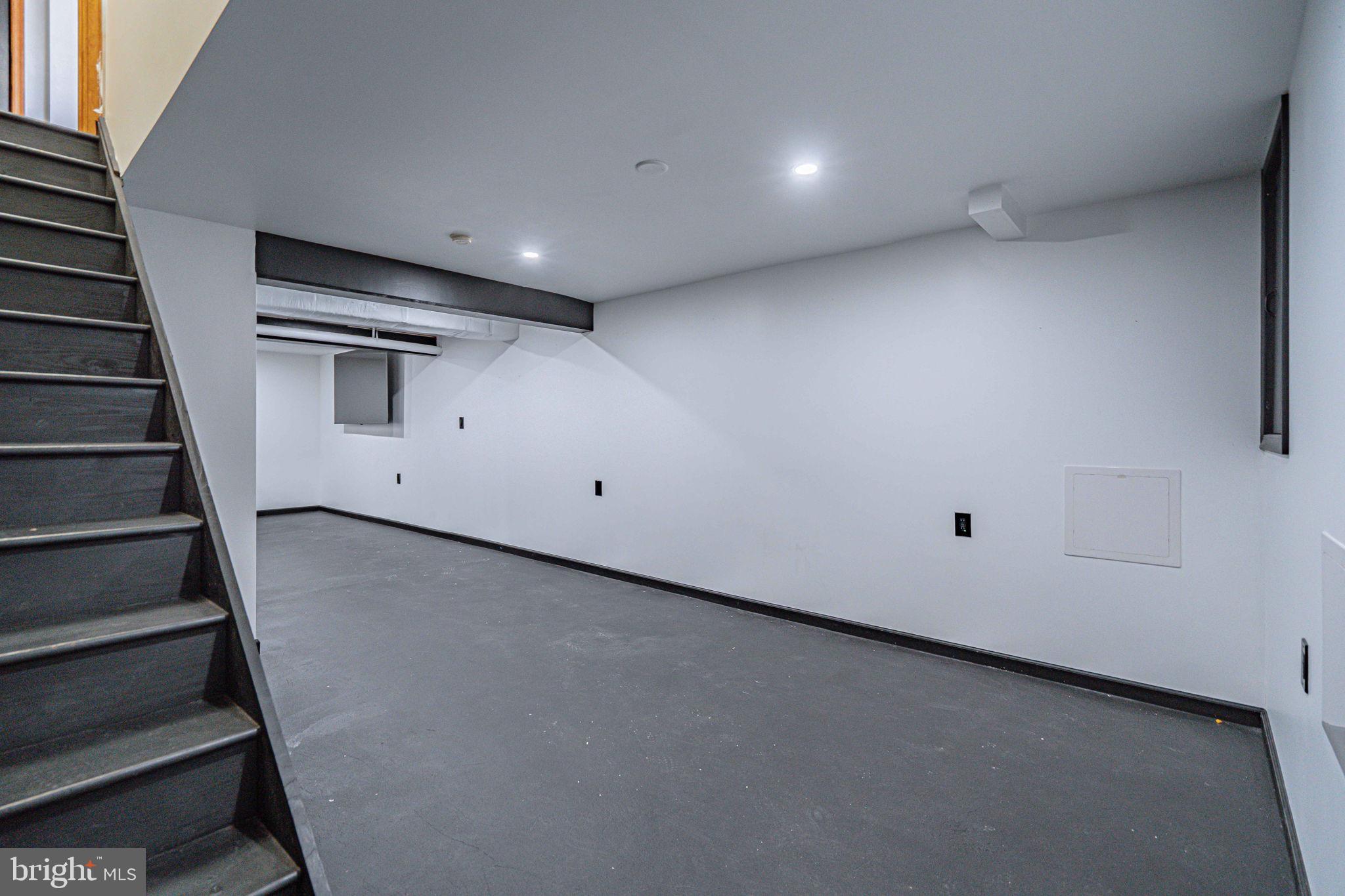 VICTORIA SQUARE - Residential