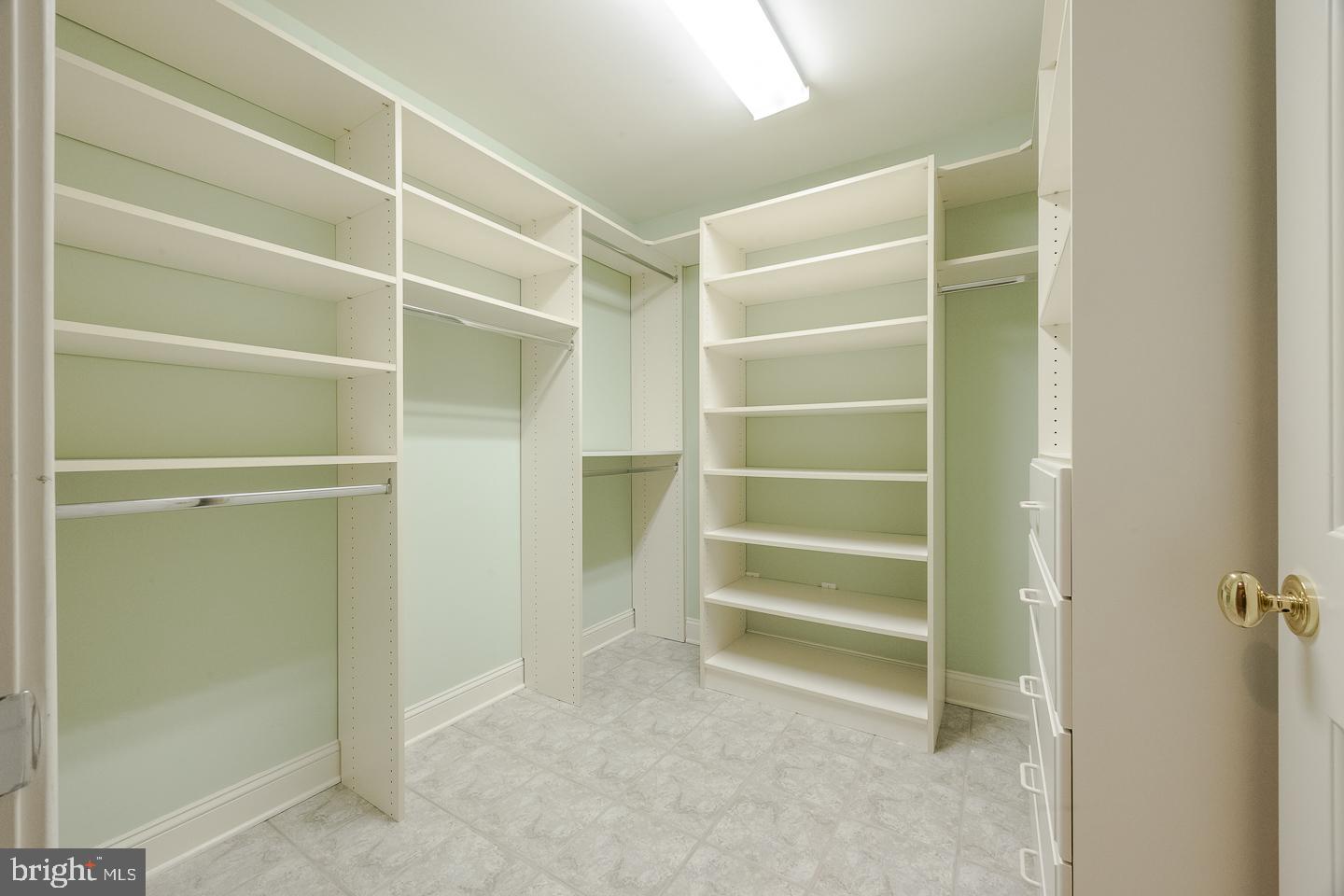 APPLEBROOK - Residential