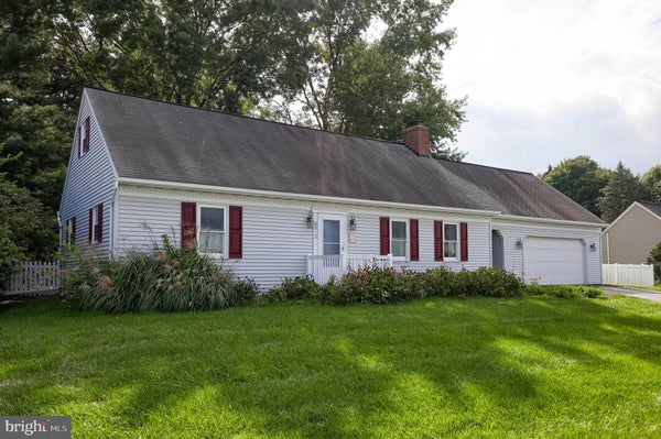 812 S CEDAR ST, LITITZ, PA 17543 - Image ea2ae24381b046a2f3a0bc90d839fcd0/4200007979