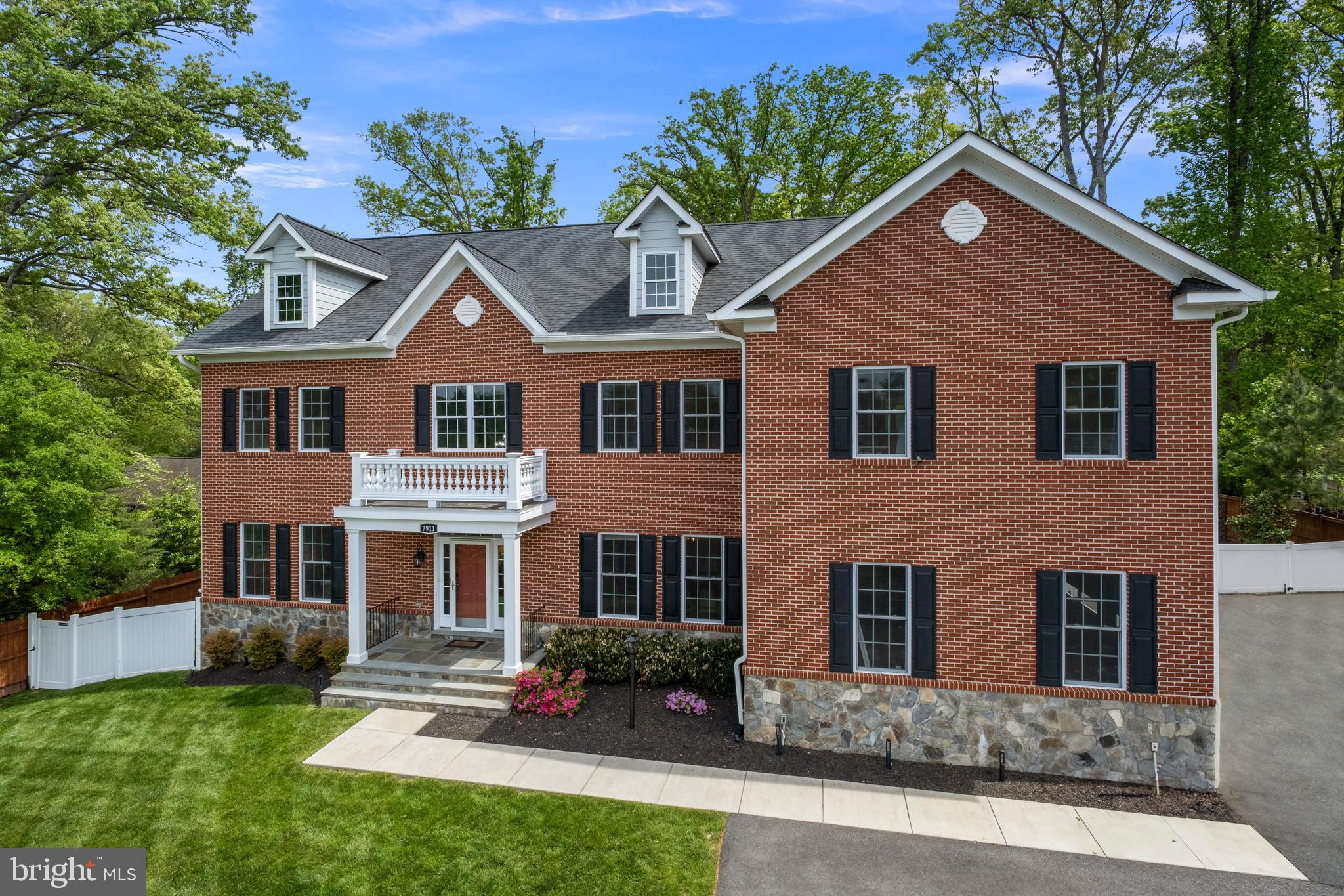 7911 FORT HUNT ROAD