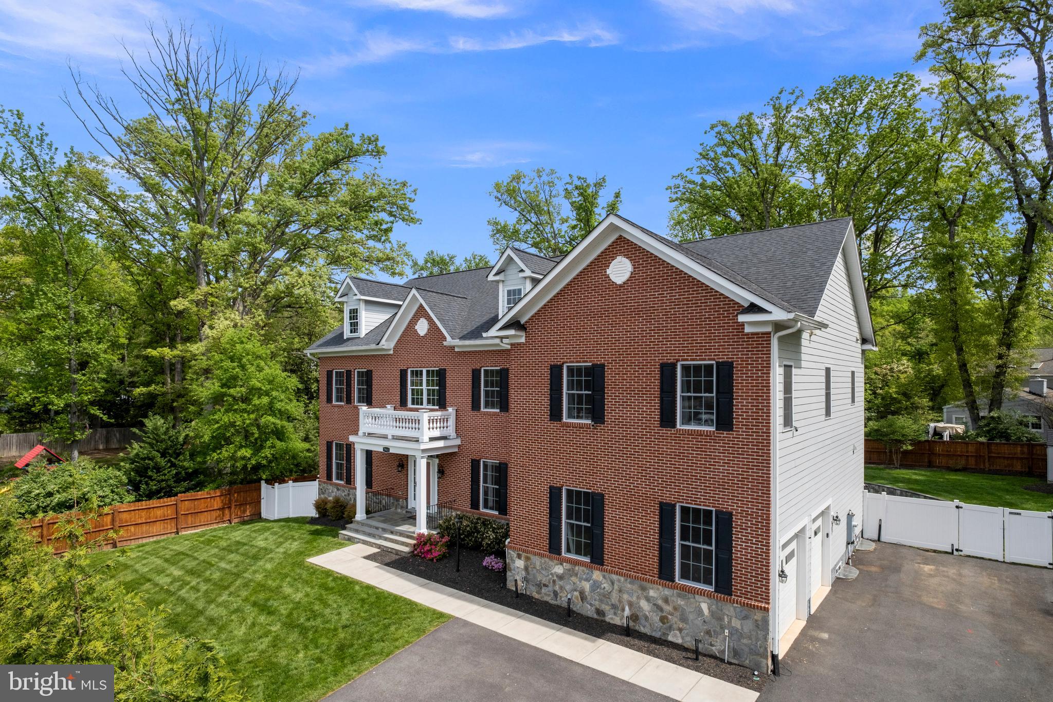 7911 FORT HUNT ROAD
