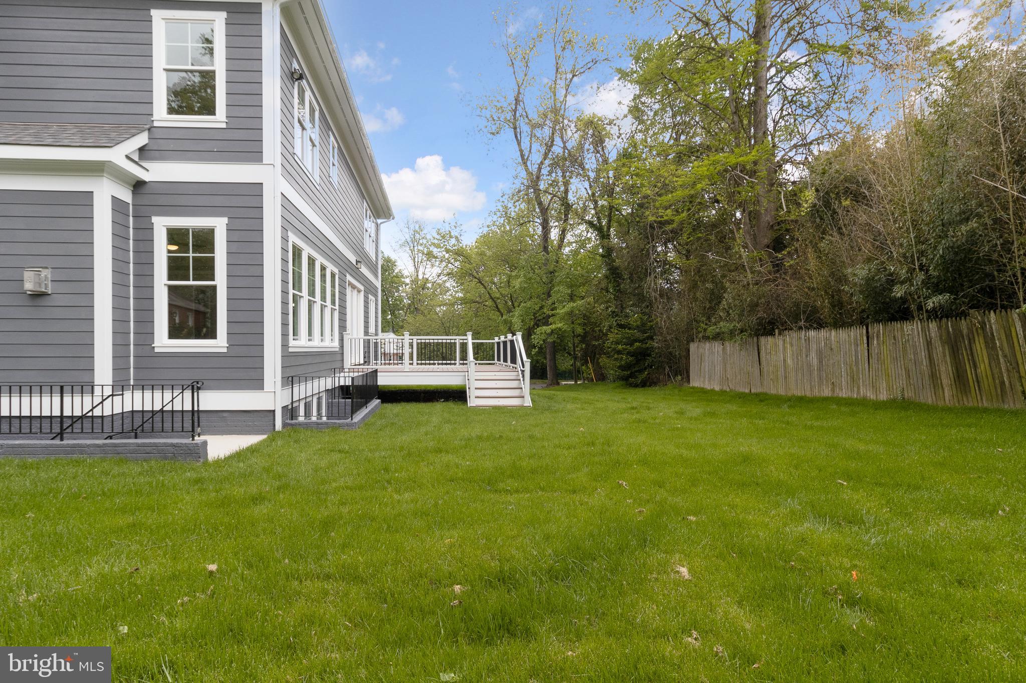 LEONARD - Residential