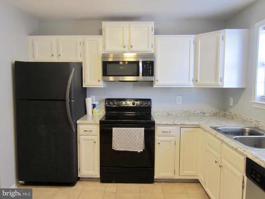 SUNNINGDALE MEADOWS - Residential