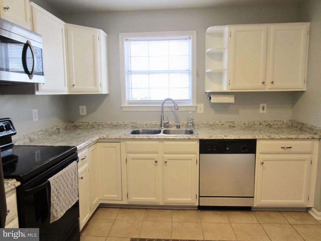 SUNNINGDALE MEADOWS - Residential