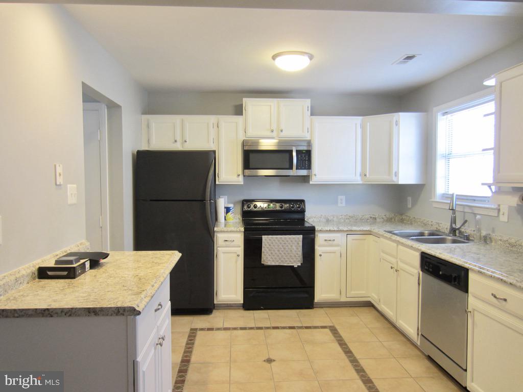 SUNNINGDALE MEADOWS - Residential