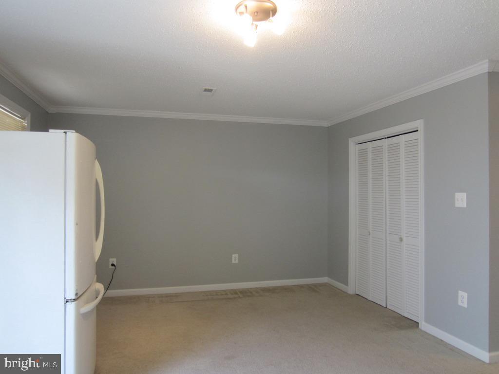 SUNNINGDALE MEADOWS - Residential