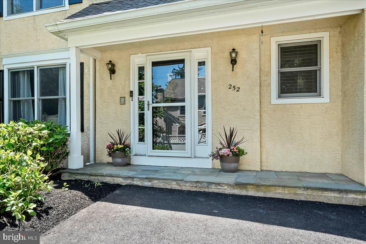 252 HIGHLAND AVENUE