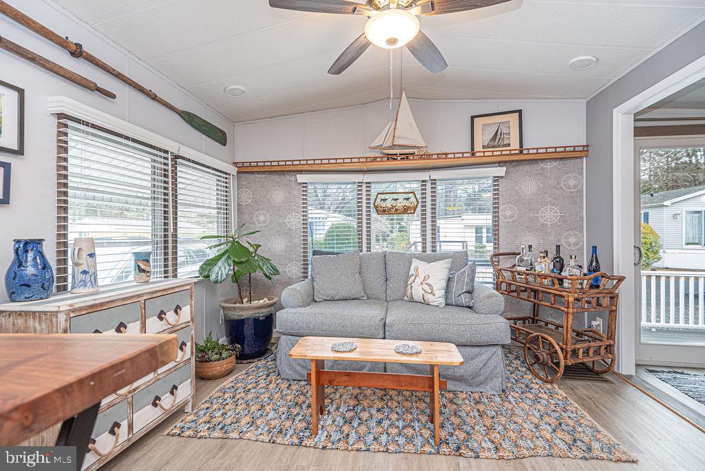 WHITE HORSE PARK I - Residential