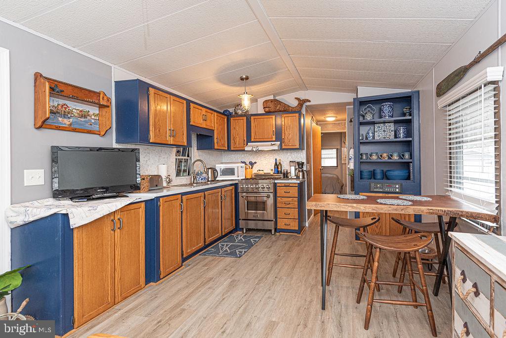 WHITE HORSE PARK I - Residential