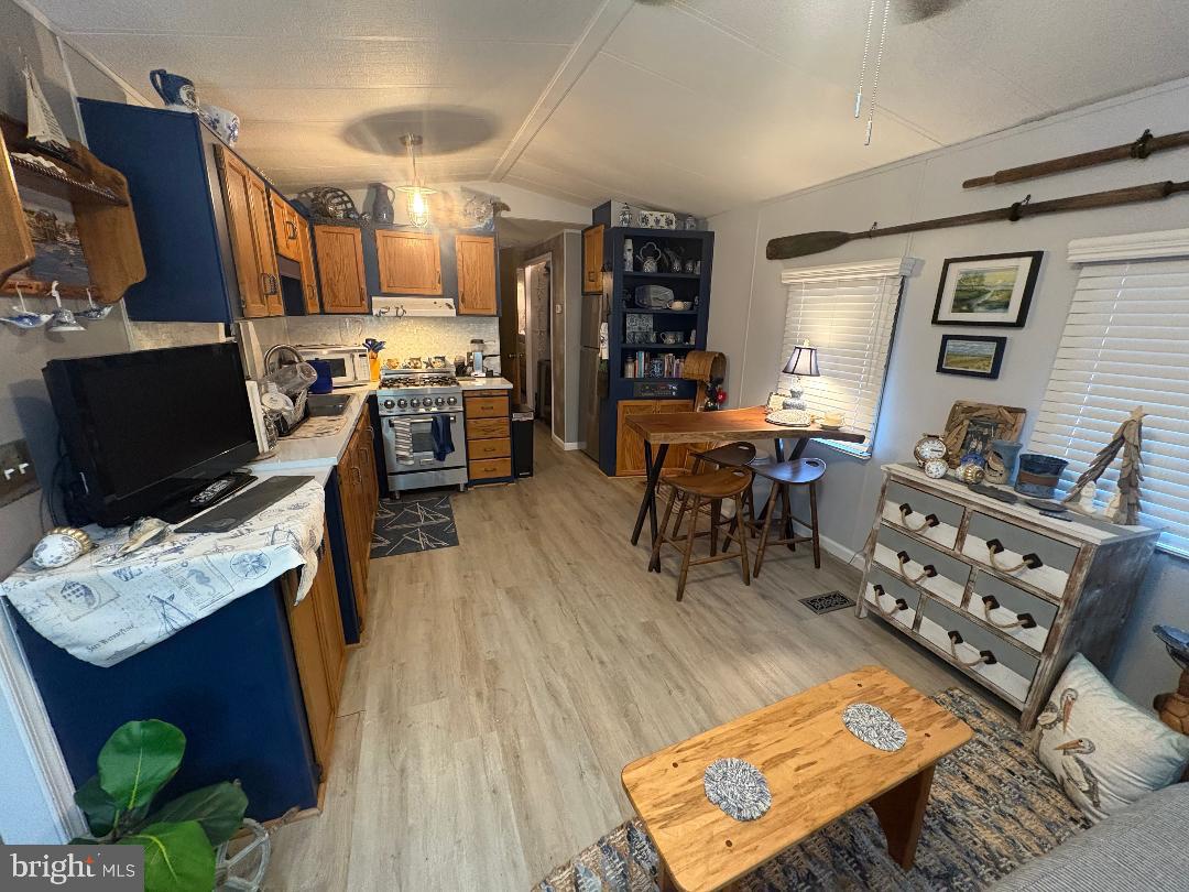 WHITE HORSE PARK I - Residential