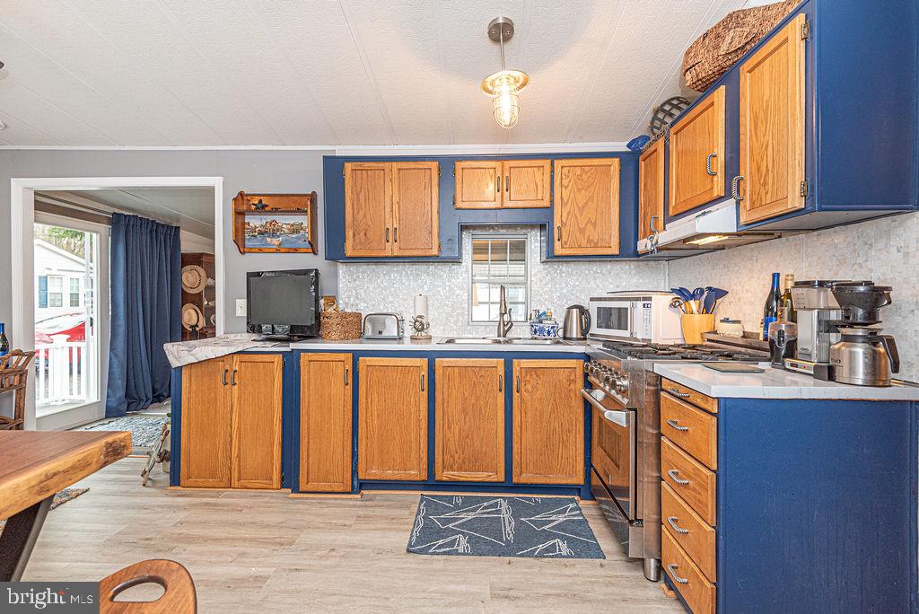 WHITE HORSE PARK I - Residential