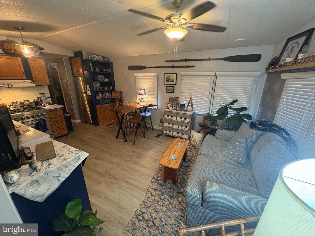 WHITE HORSE PARK I - Residential