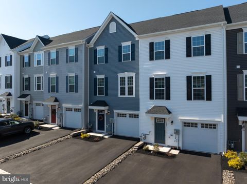 121 CHASE LANE GILBERTSVILLE PA 19525