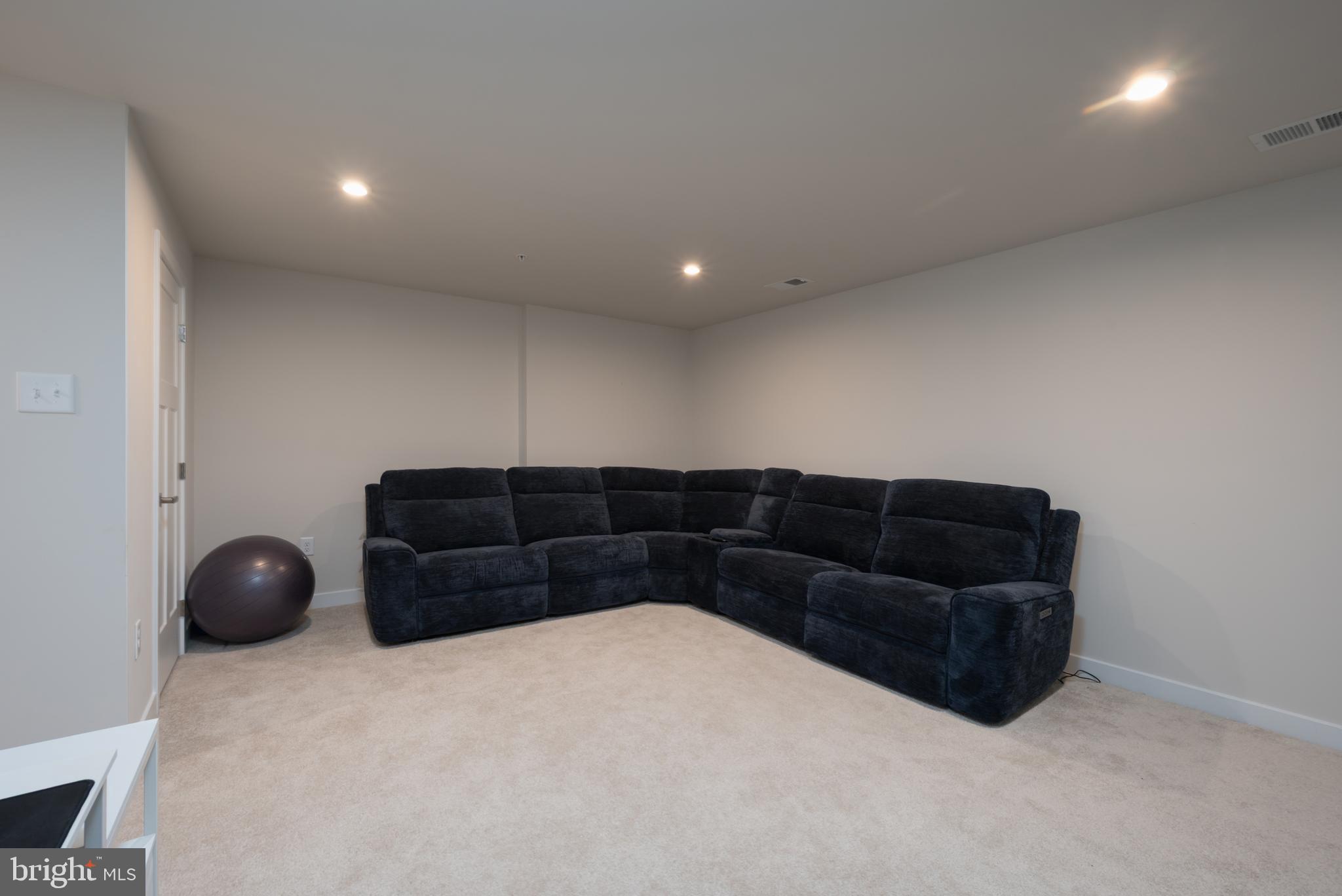 FOXWOOD RIDGE - Residential