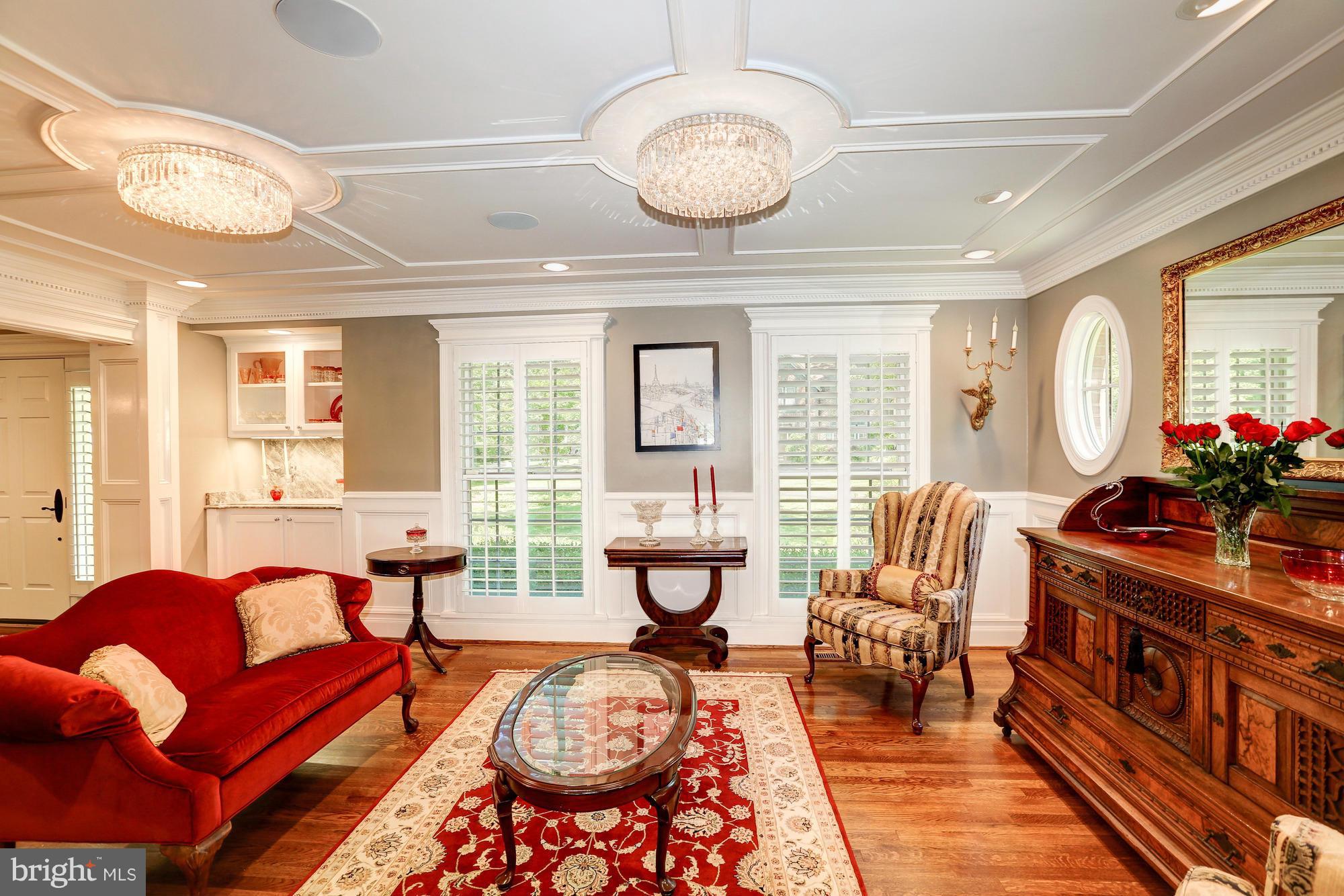 WILLIAMSBURG GARDENS - Residential