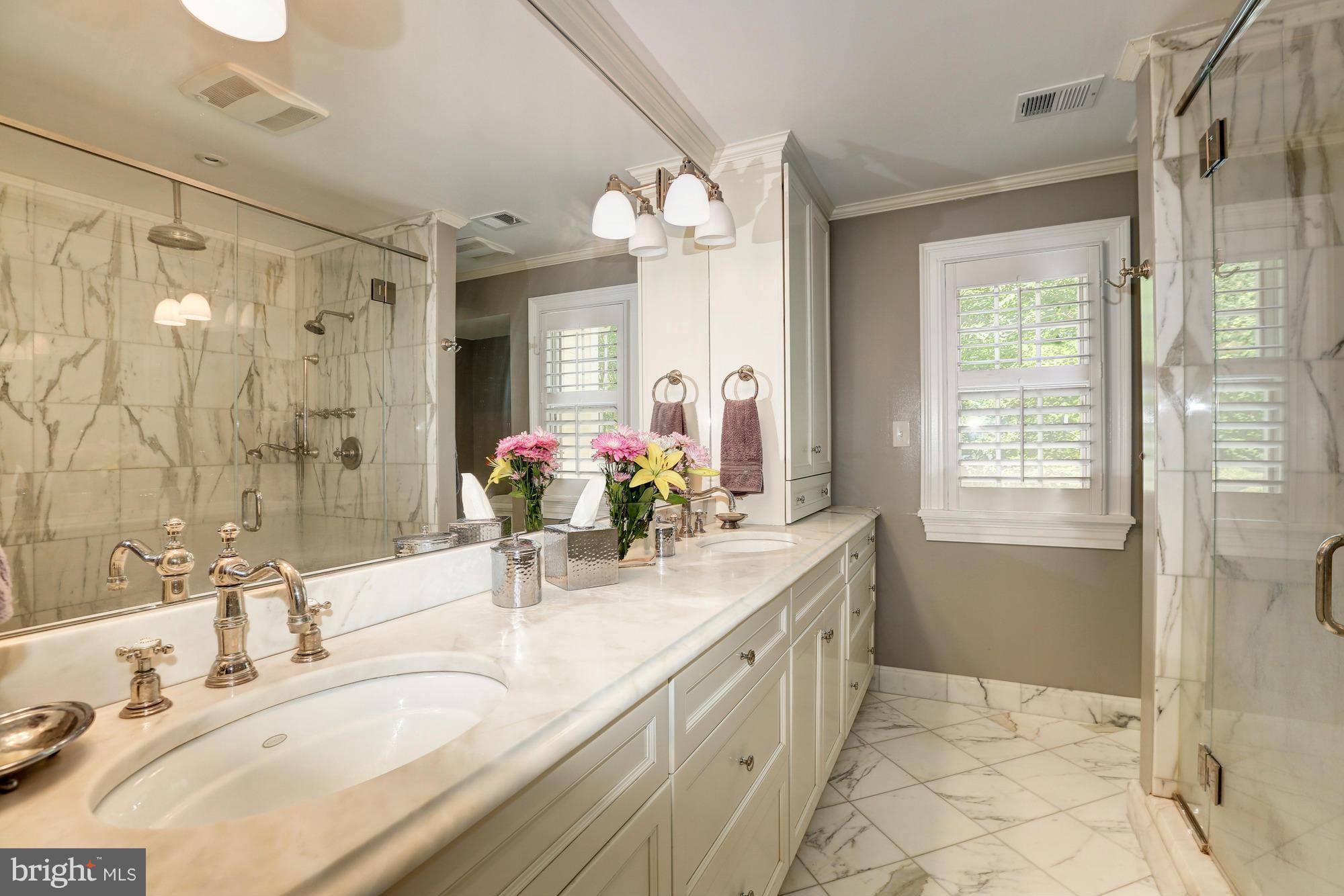 WILLIAMSBURG GARDENS - Residential