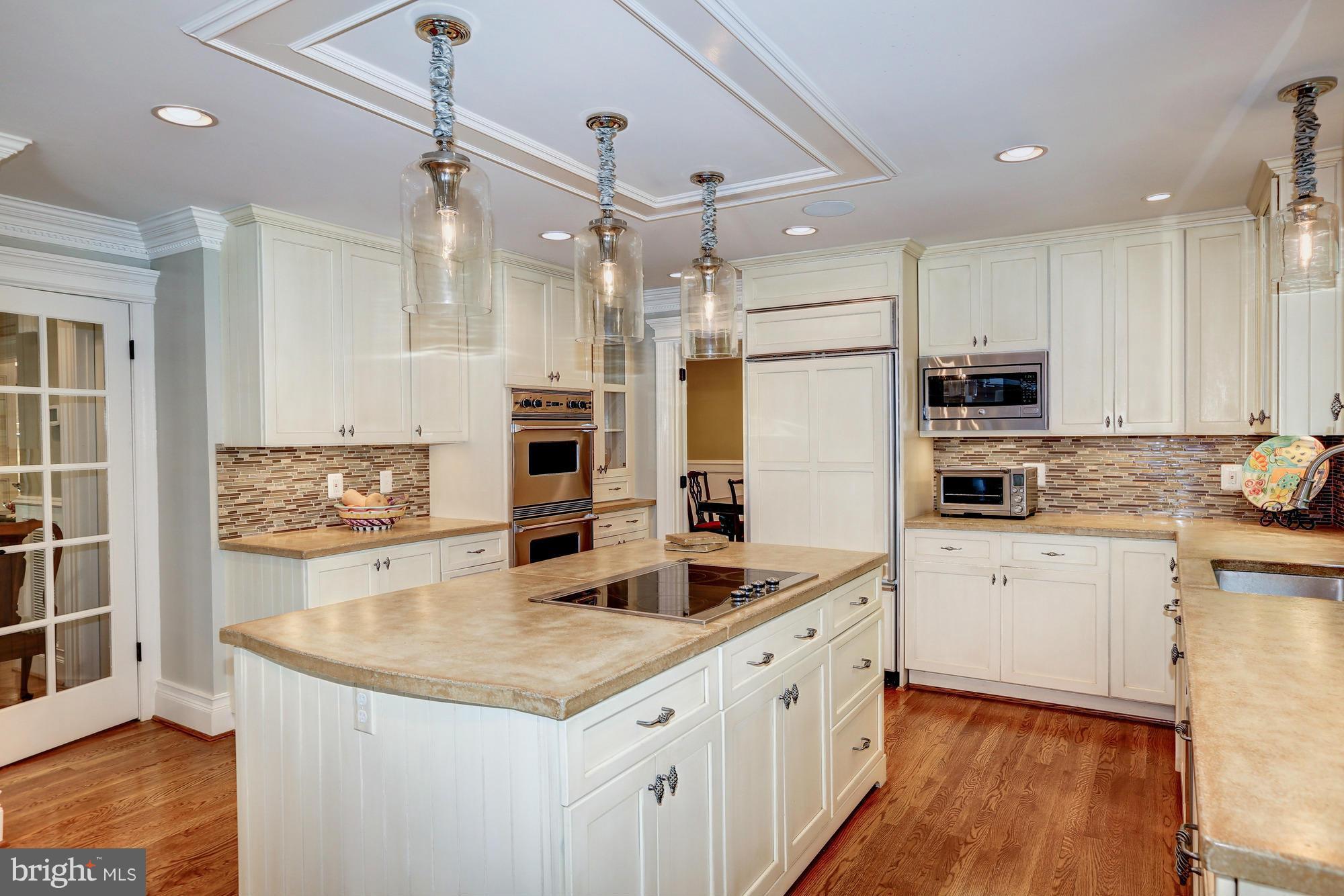 WILLIAMSBURG GARDENS - Residential