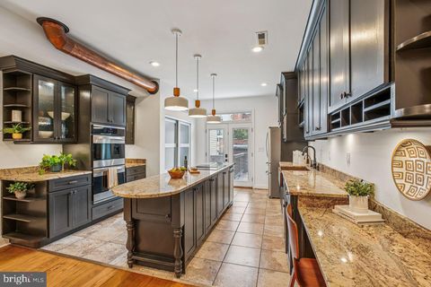 1124 G STREET NE WASHINGTON DC 20002