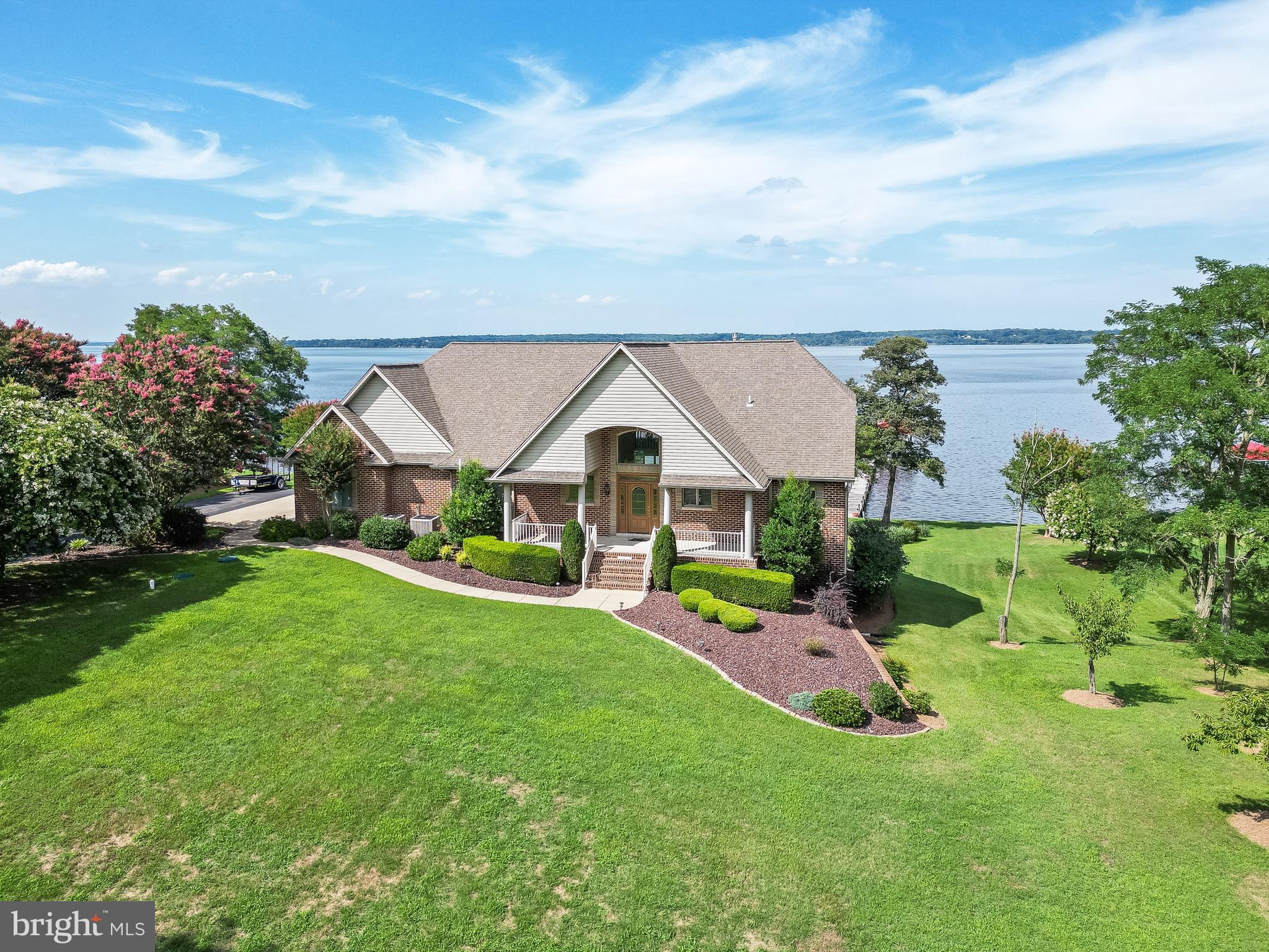 QUEEN TREE LANDING - Residential