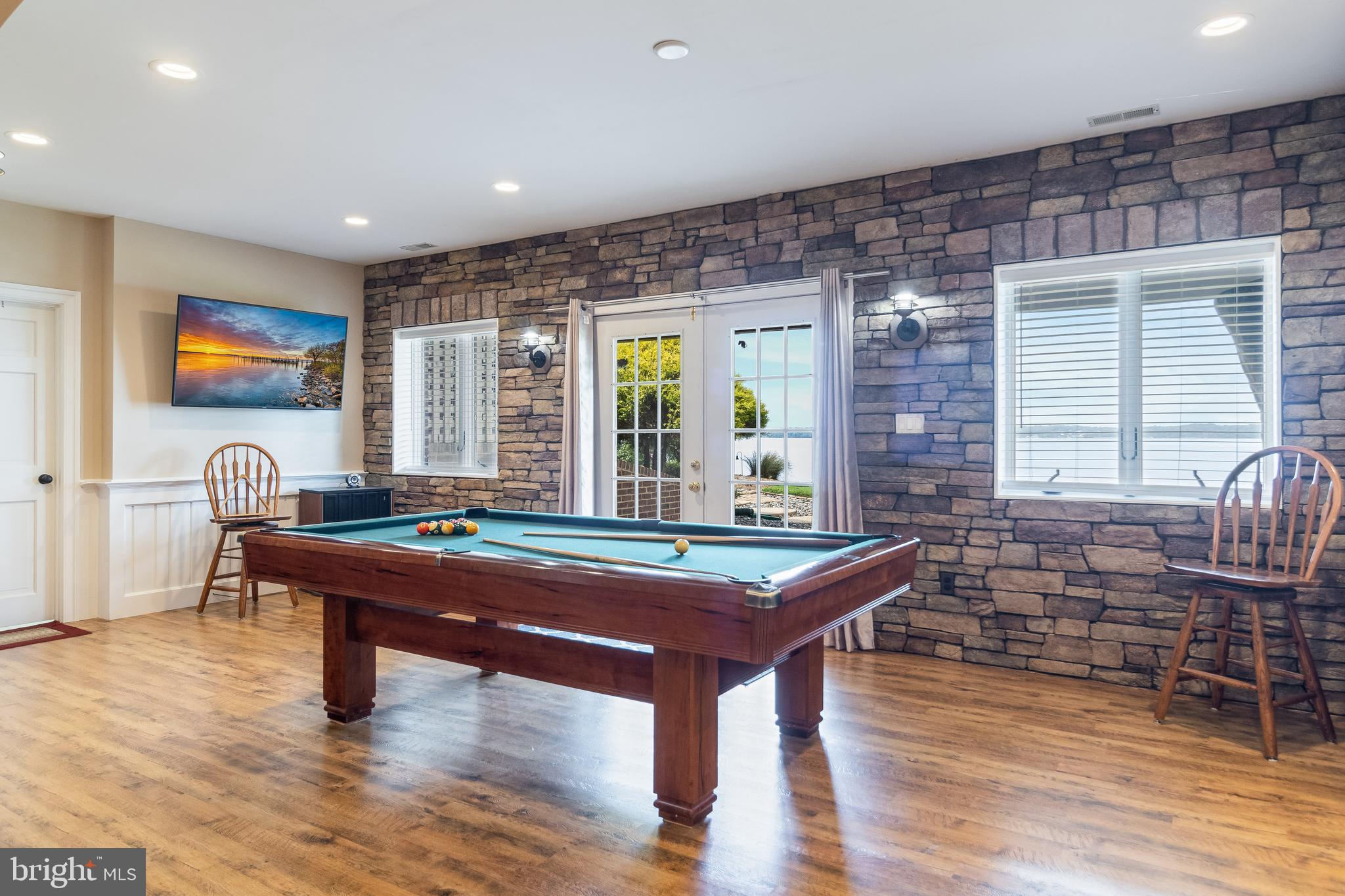 QUEEN TREE LANDING - Residential