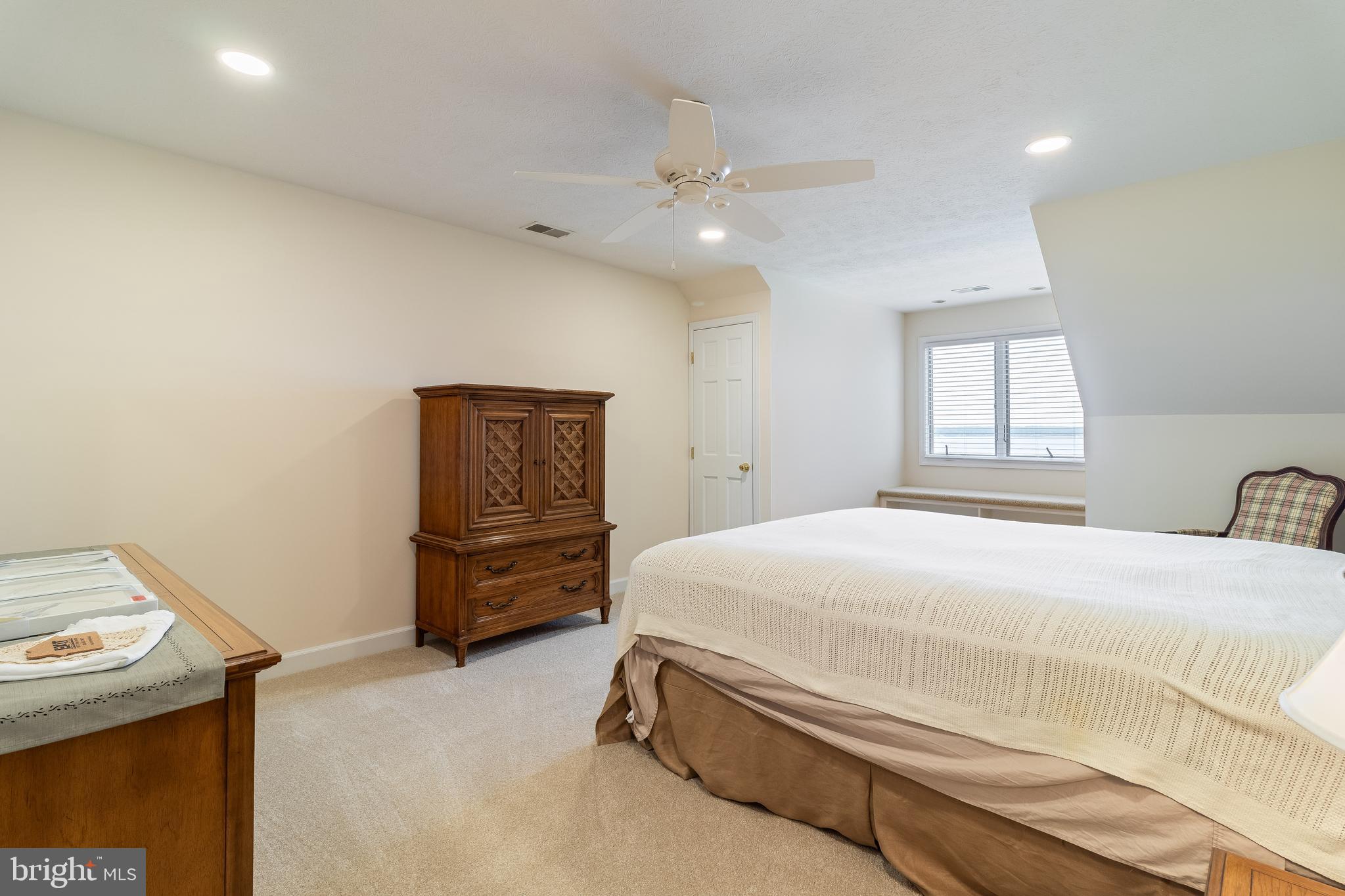 QUEEN TREE LANDING - Residential