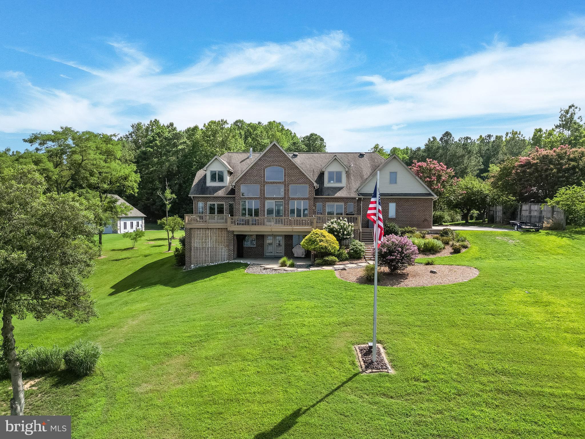 QUEEN TREE LANDING - Residential