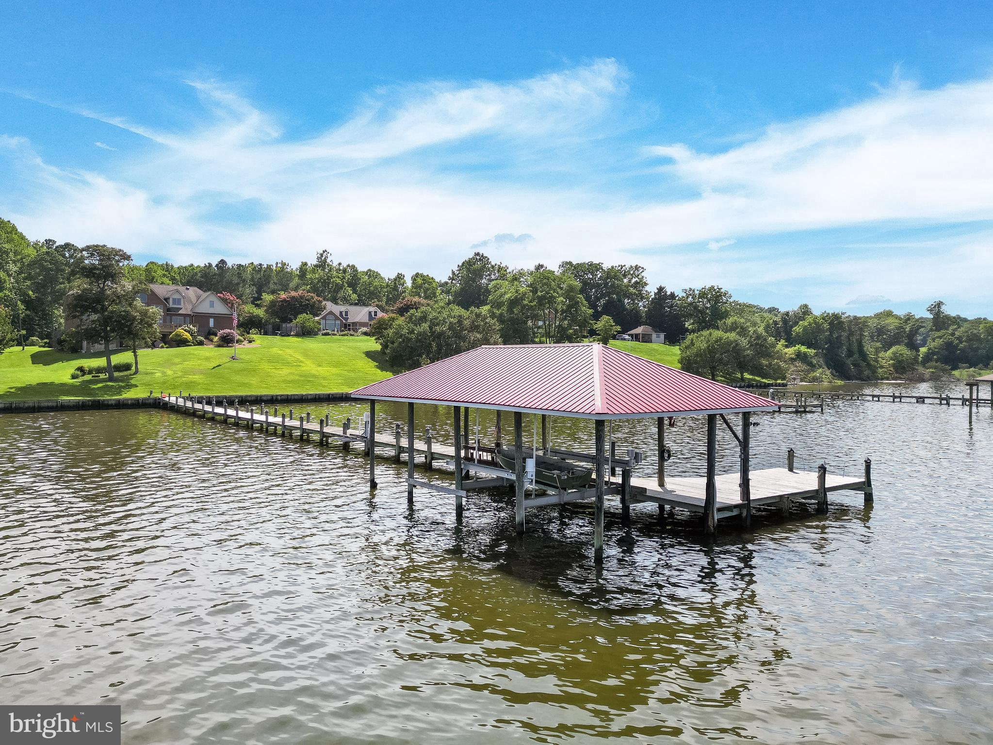 QUEEN TREE LANDING - Residential