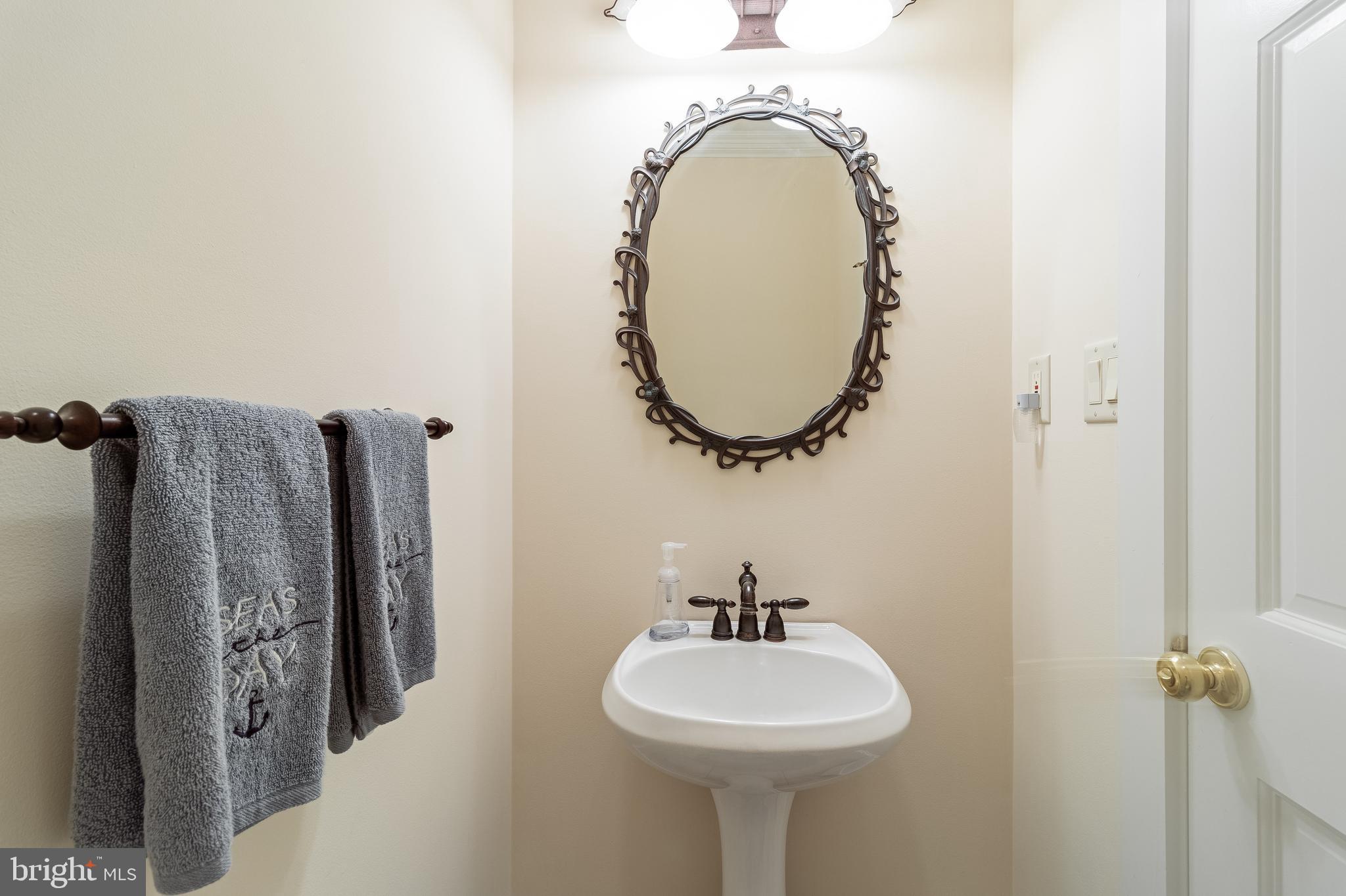 QUEEN TREE LANDING - Residential