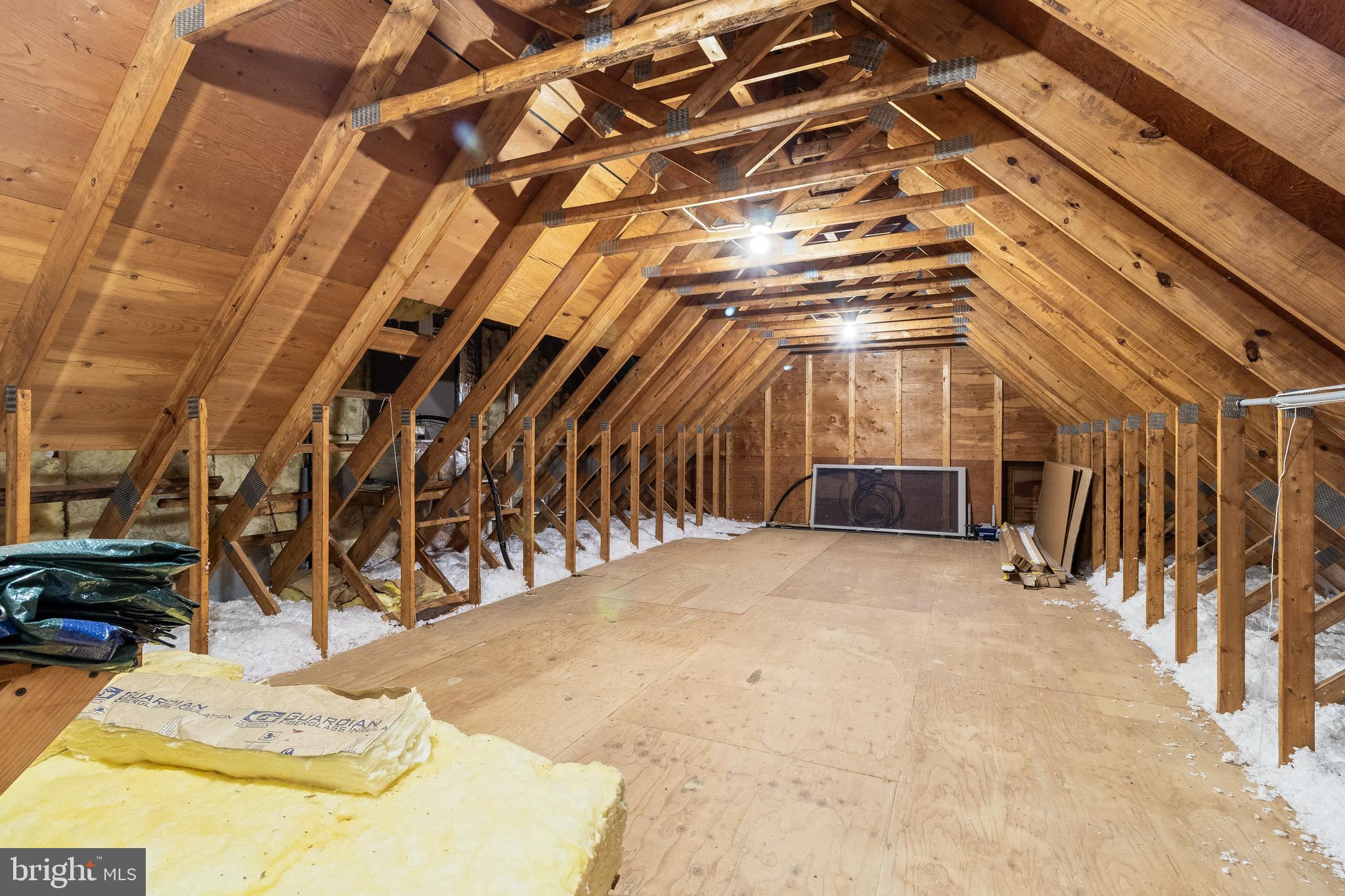 QUEEN TREE LANDING - Residential