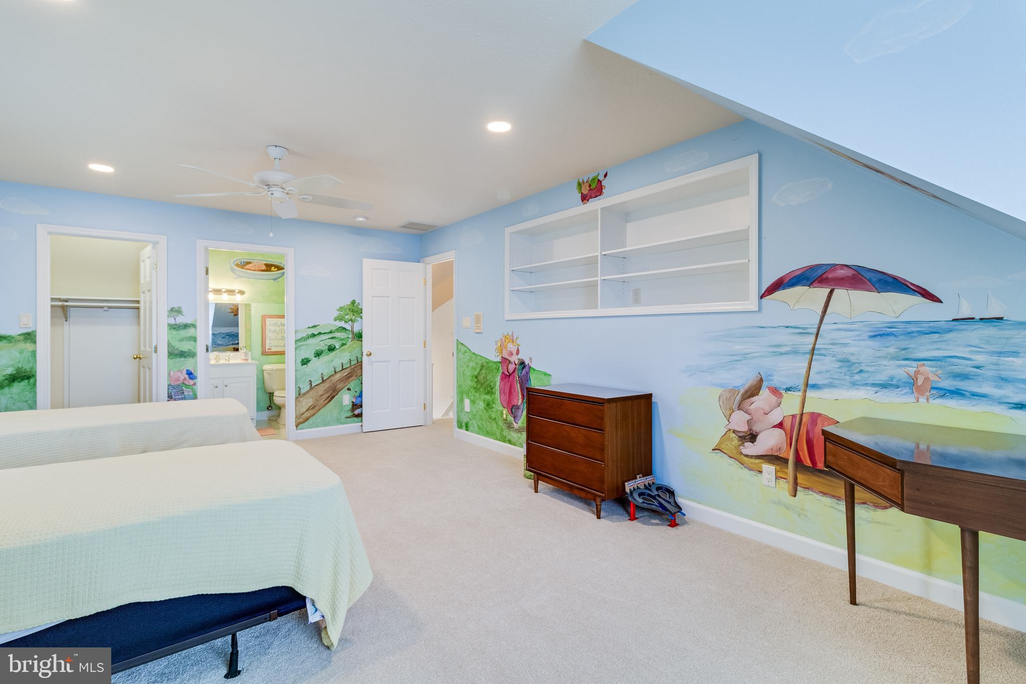 QUEEN TREE LANDING - Residential