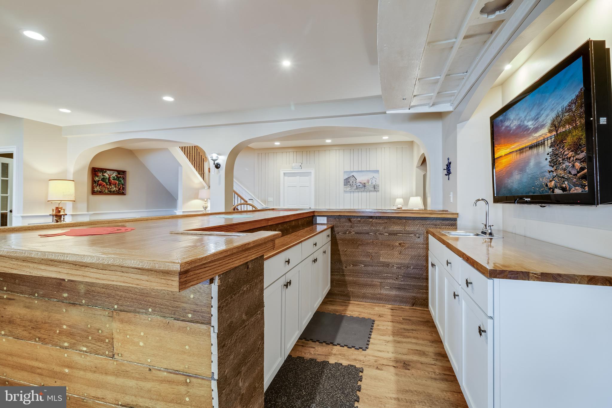 QUEEN TREE LANDING - Residential