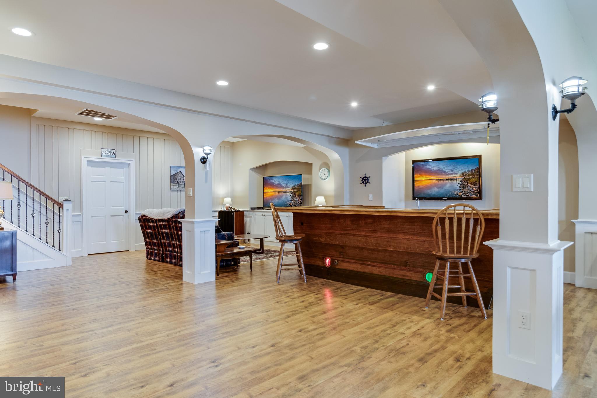 QUEEN TREE LANDING - Residential