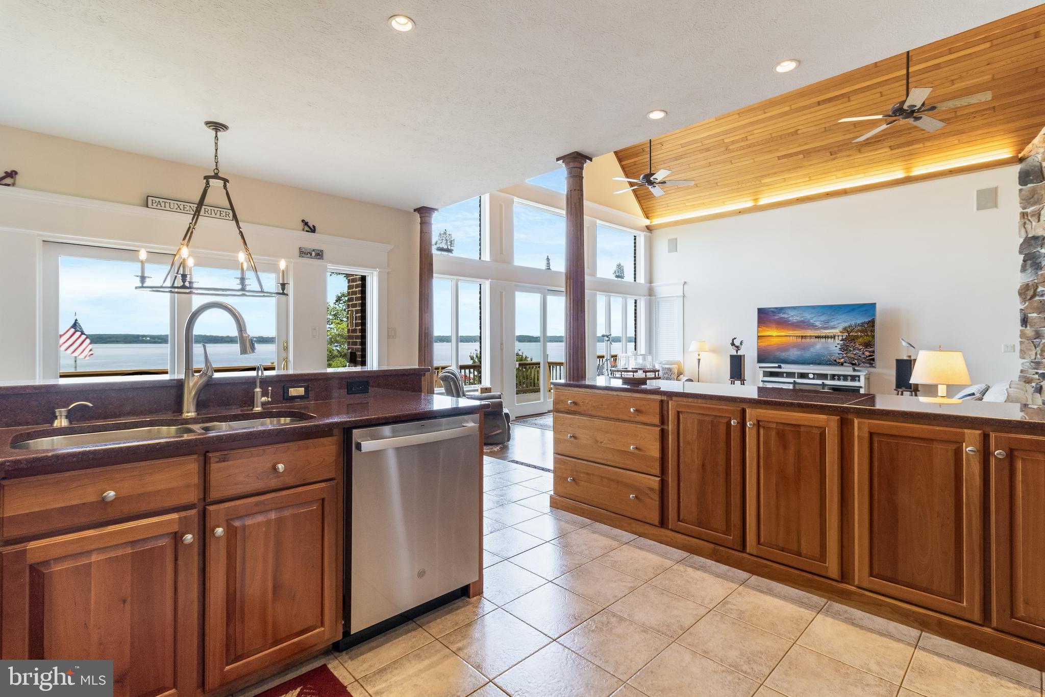 QUEEN TREE LANDING - Residential