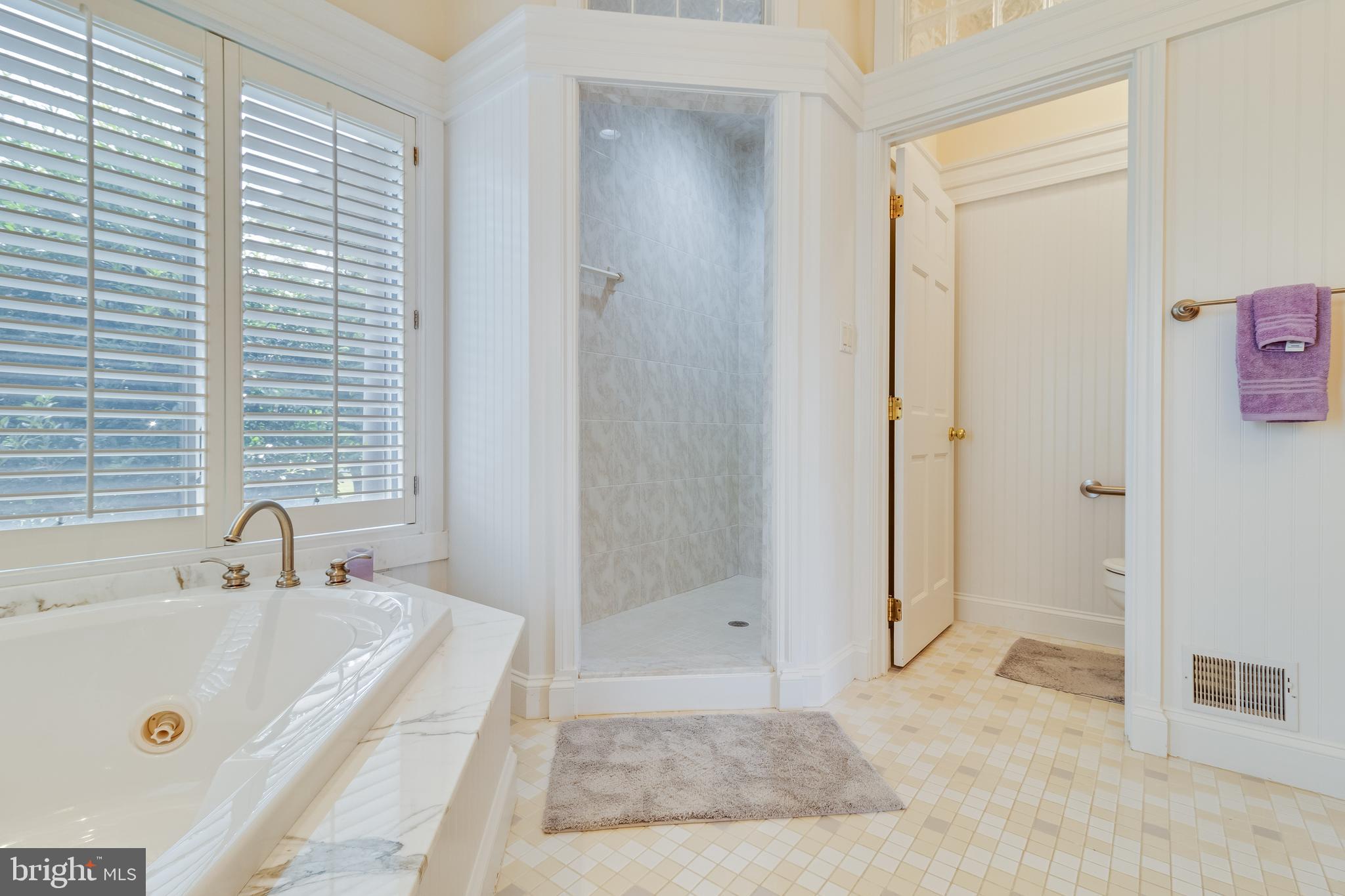 QUEEN TREE LANDING - Residential